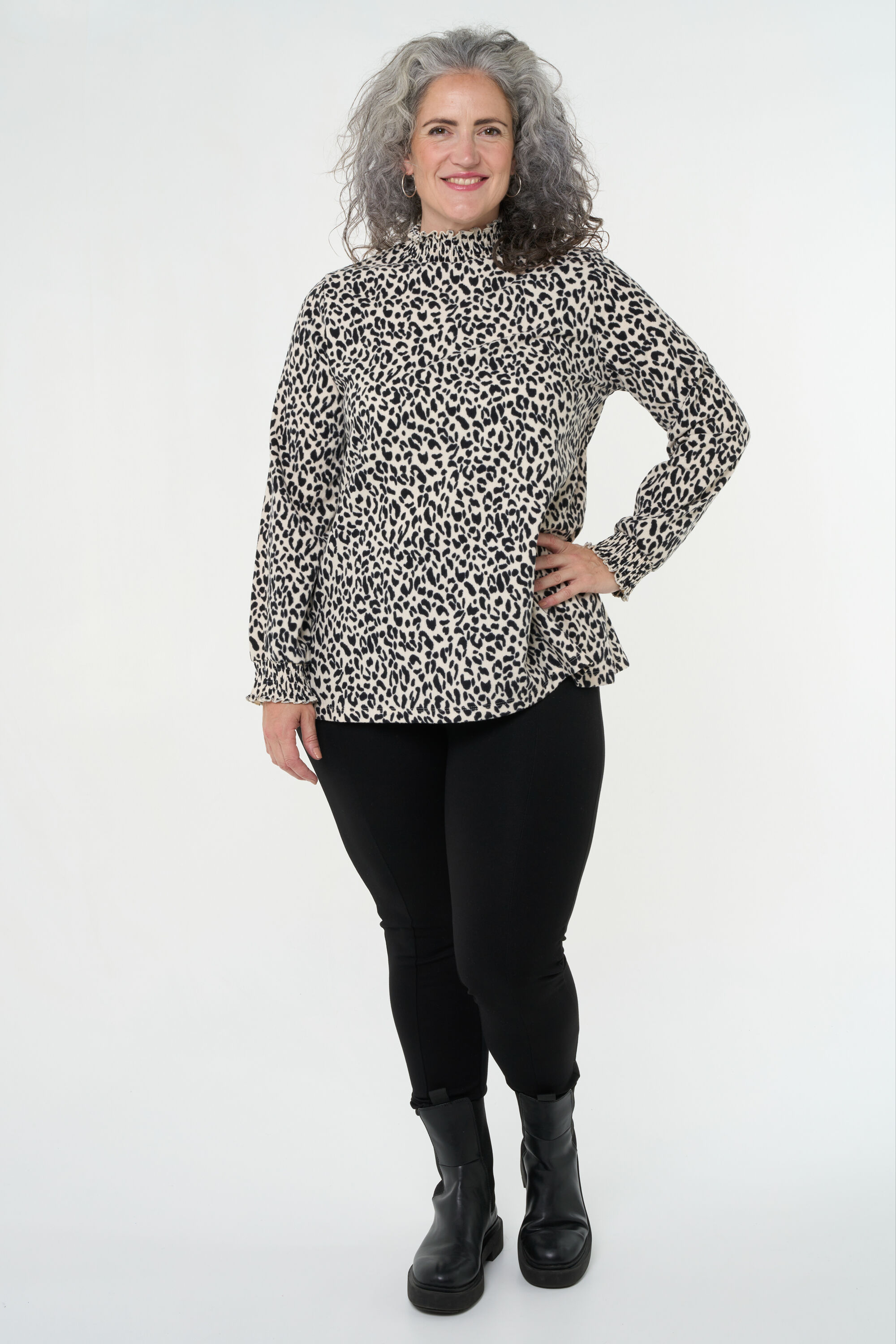 Top con estampado de pantera image number 0