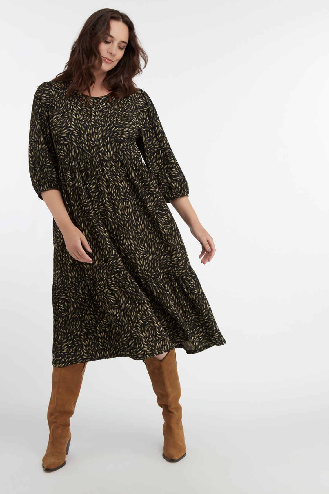 Vestido largo y ancho con estampado   image number 5