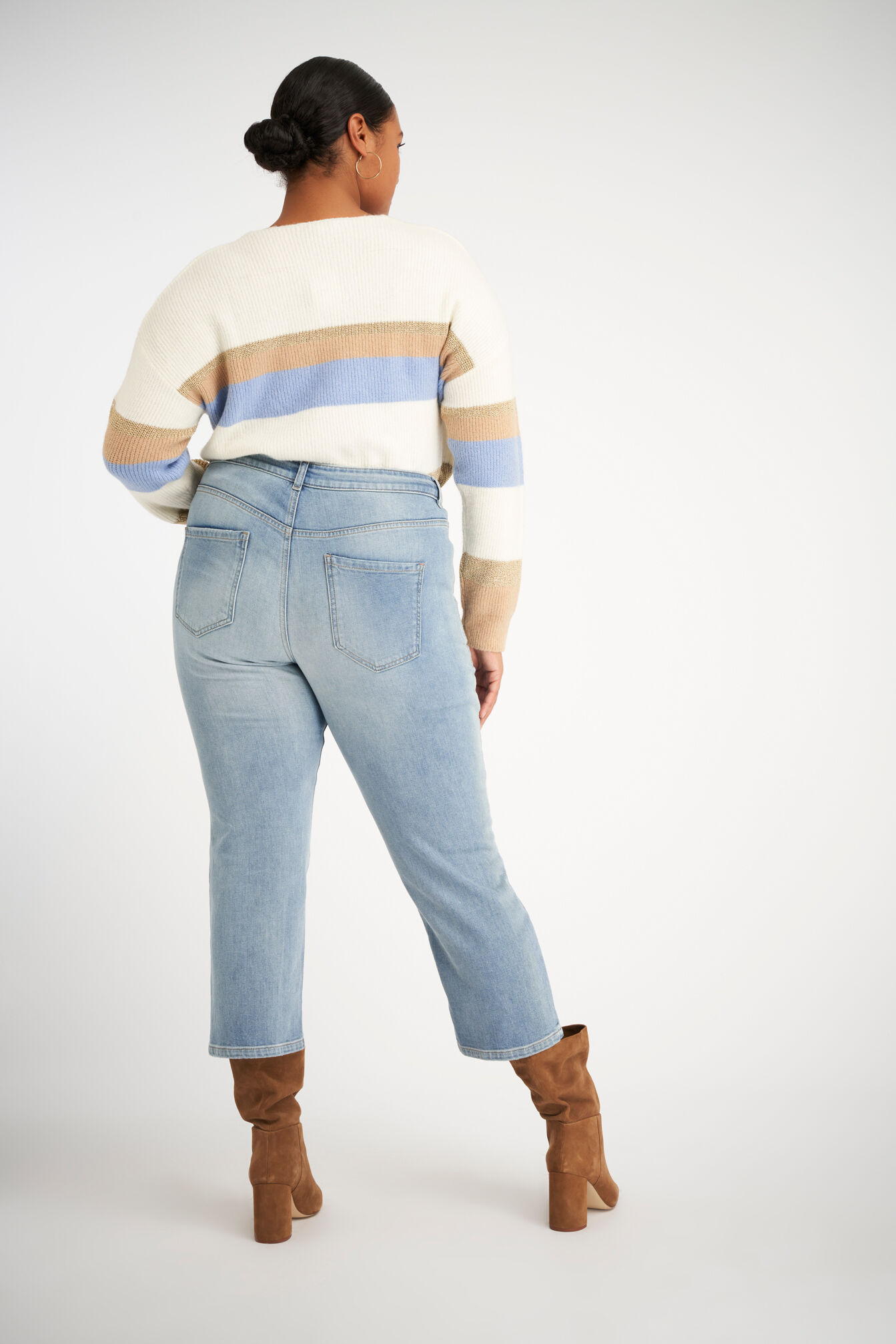 Vaqueros con bolsillos laterales image number 3