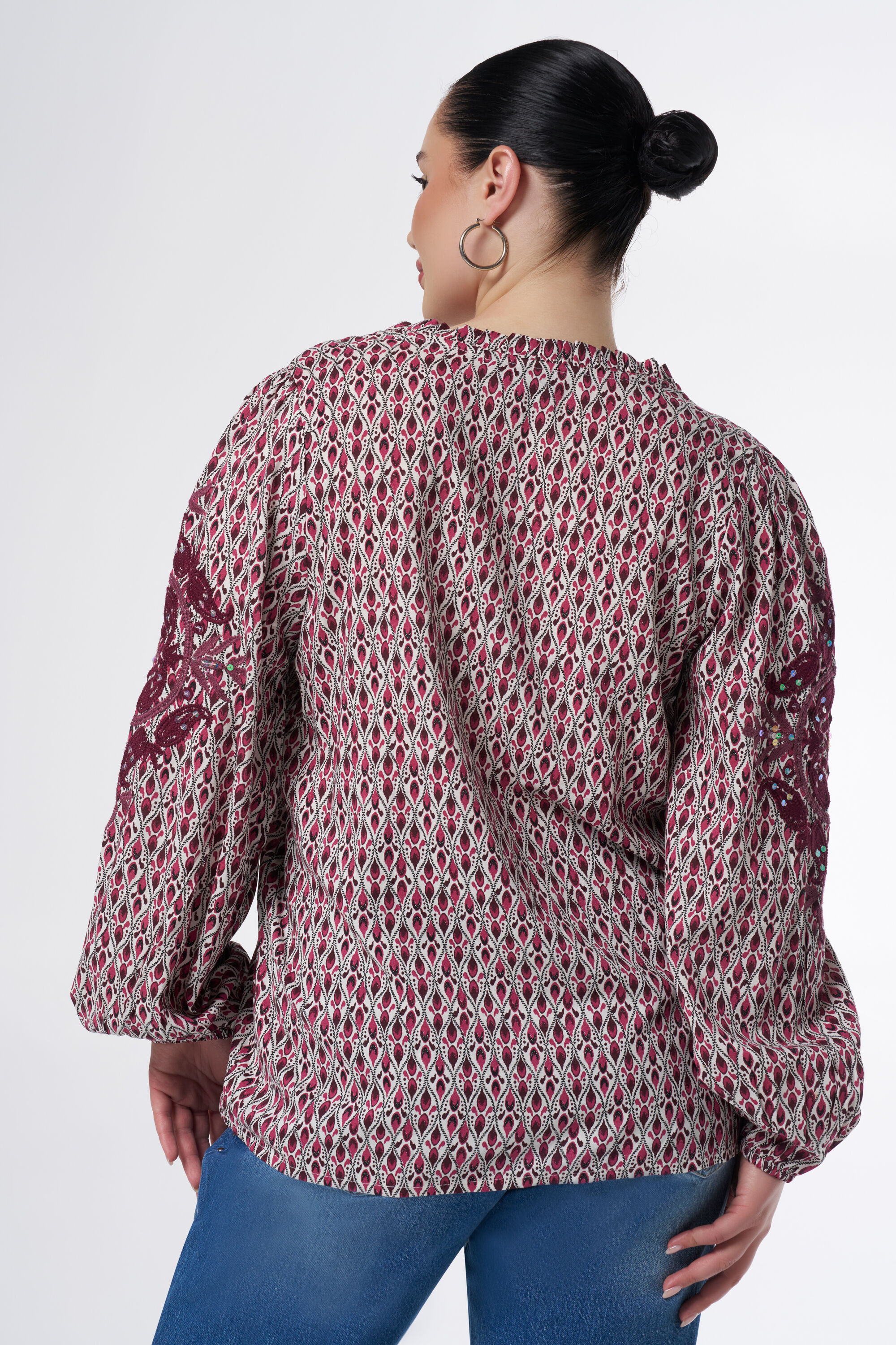 Blusa con bordado  image number 3