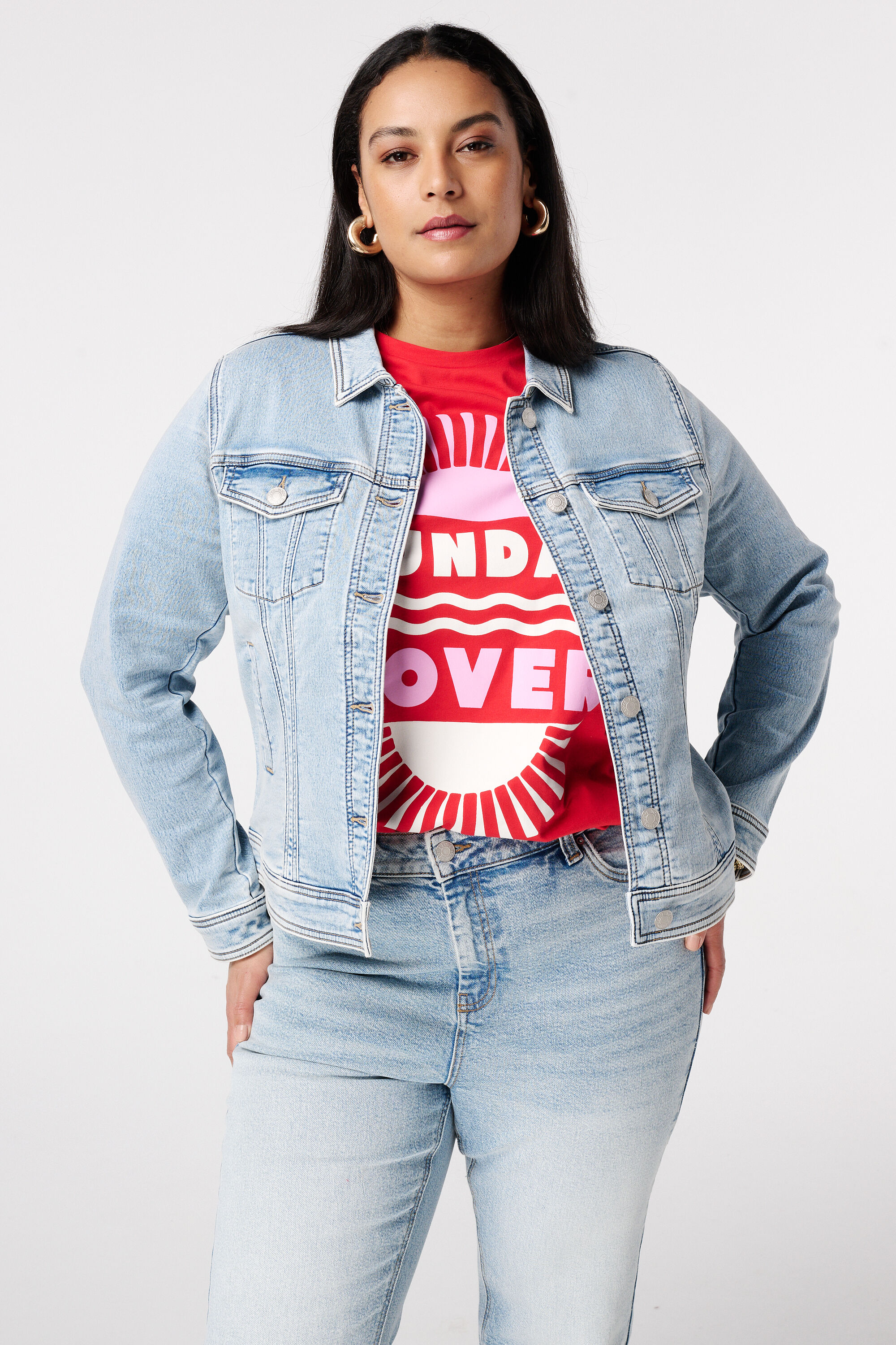 Chaqueta vaquera con cierre de botones