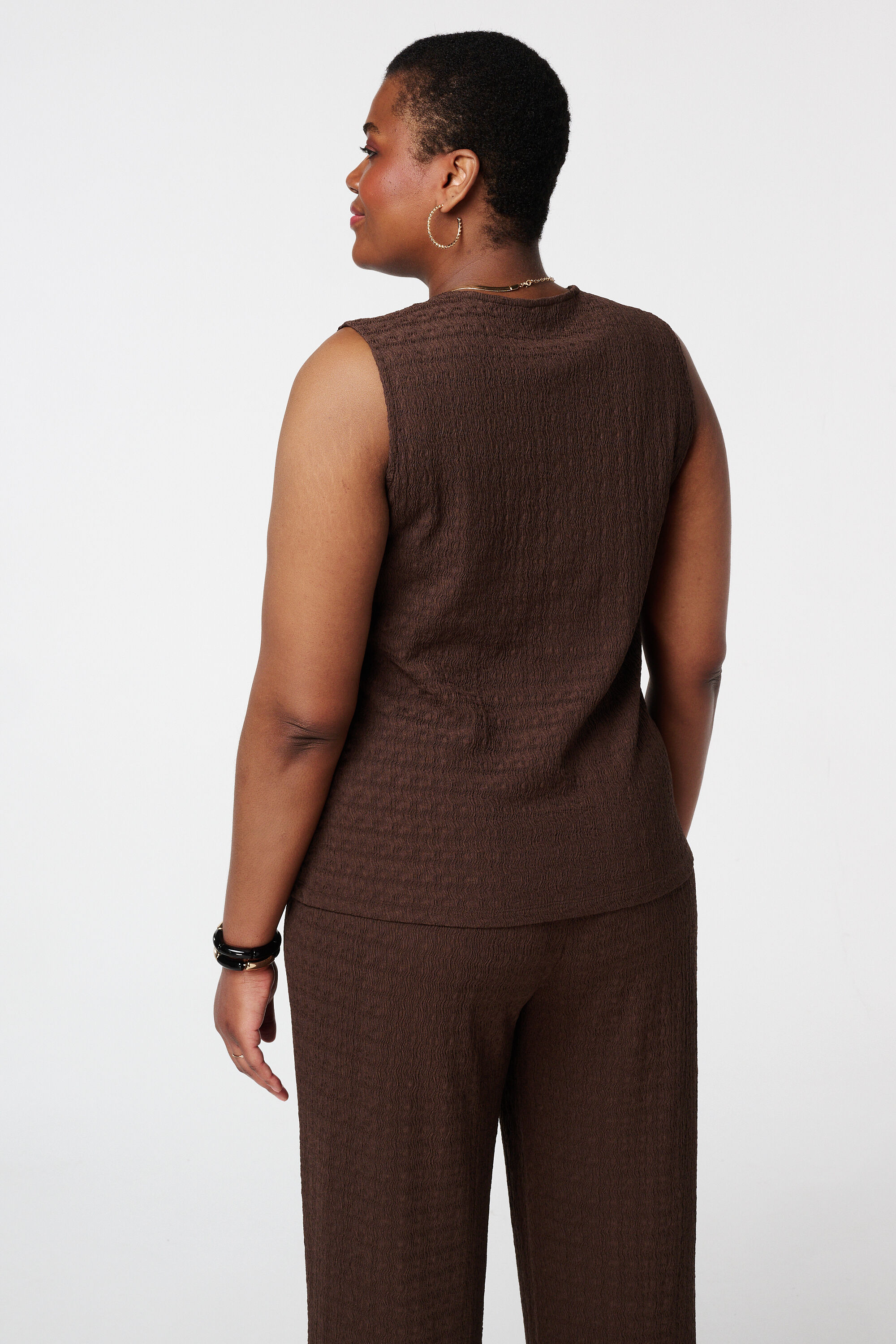 Camiseta de tirantes marr&oacute;n con botones image number 3