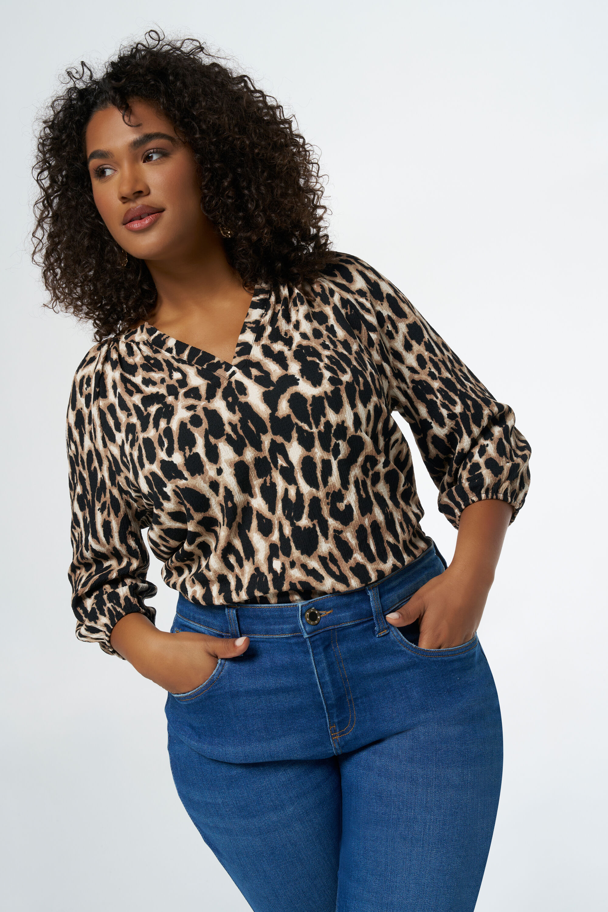 Top con cuello de pico image number 0