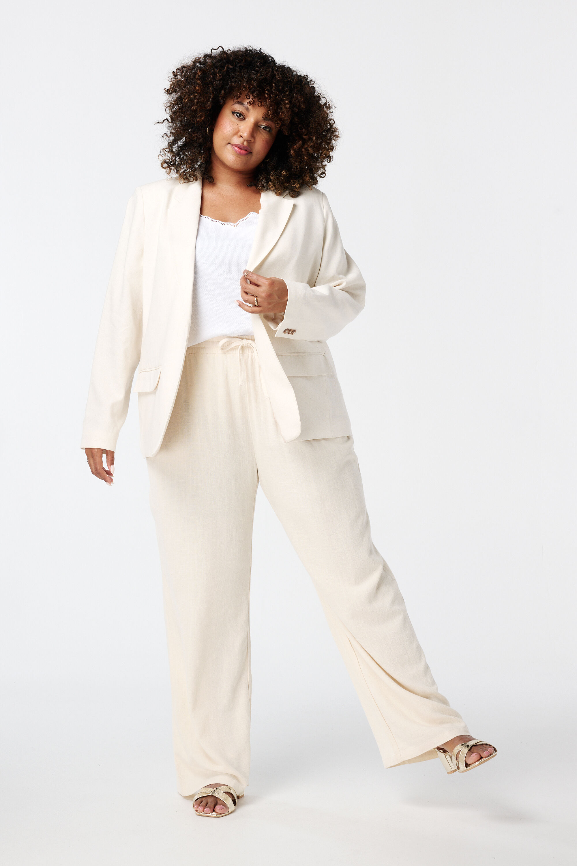 Pantalones de lino image number 6