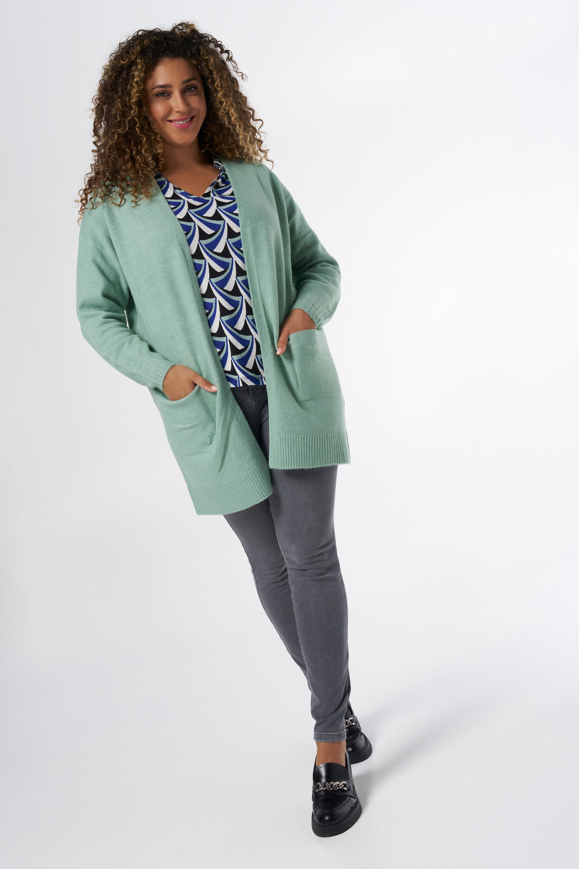 C&aacute;rdigan con bolsillos image number 5