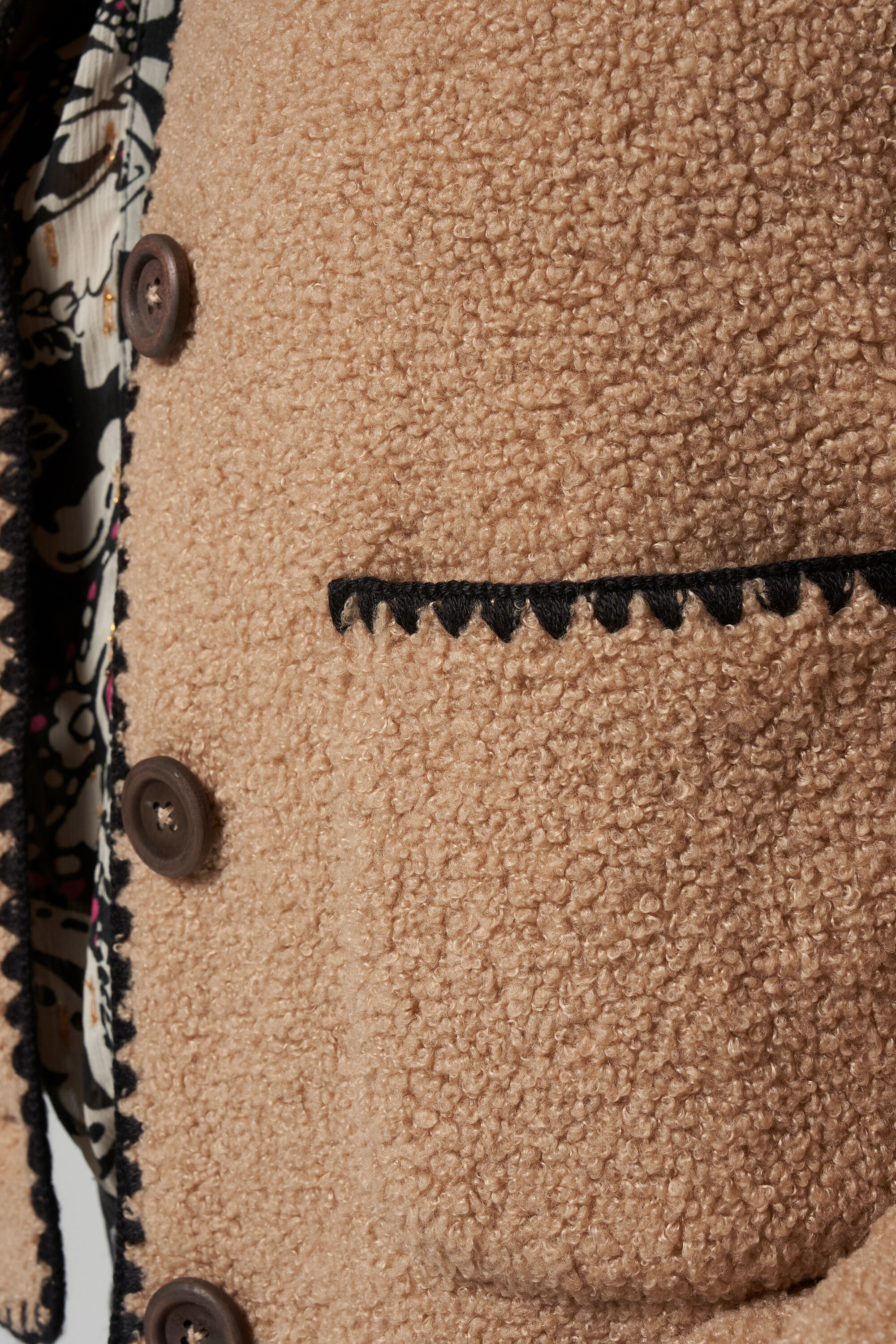 Chaqueta de peluche con botones image number 4