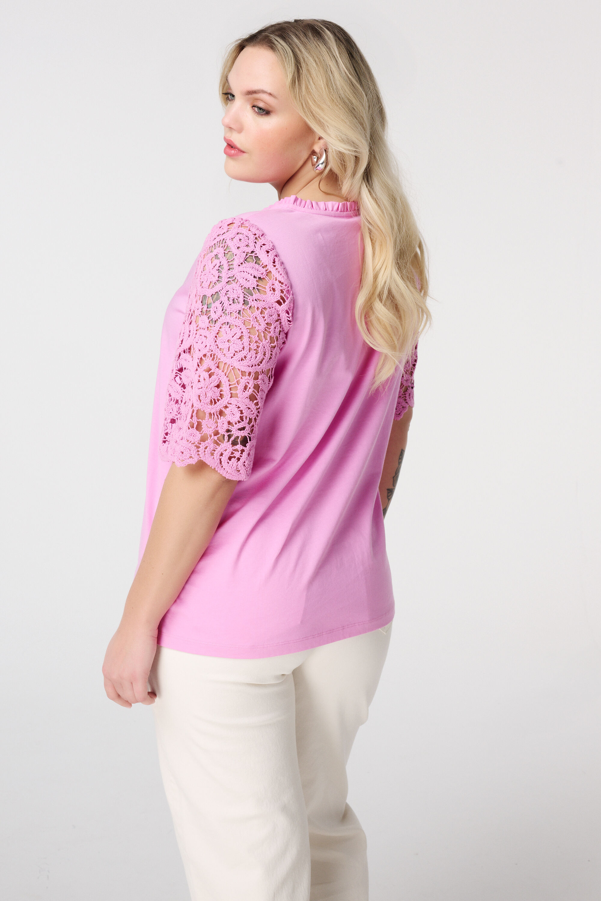 Top con mangas de crochet image number 3