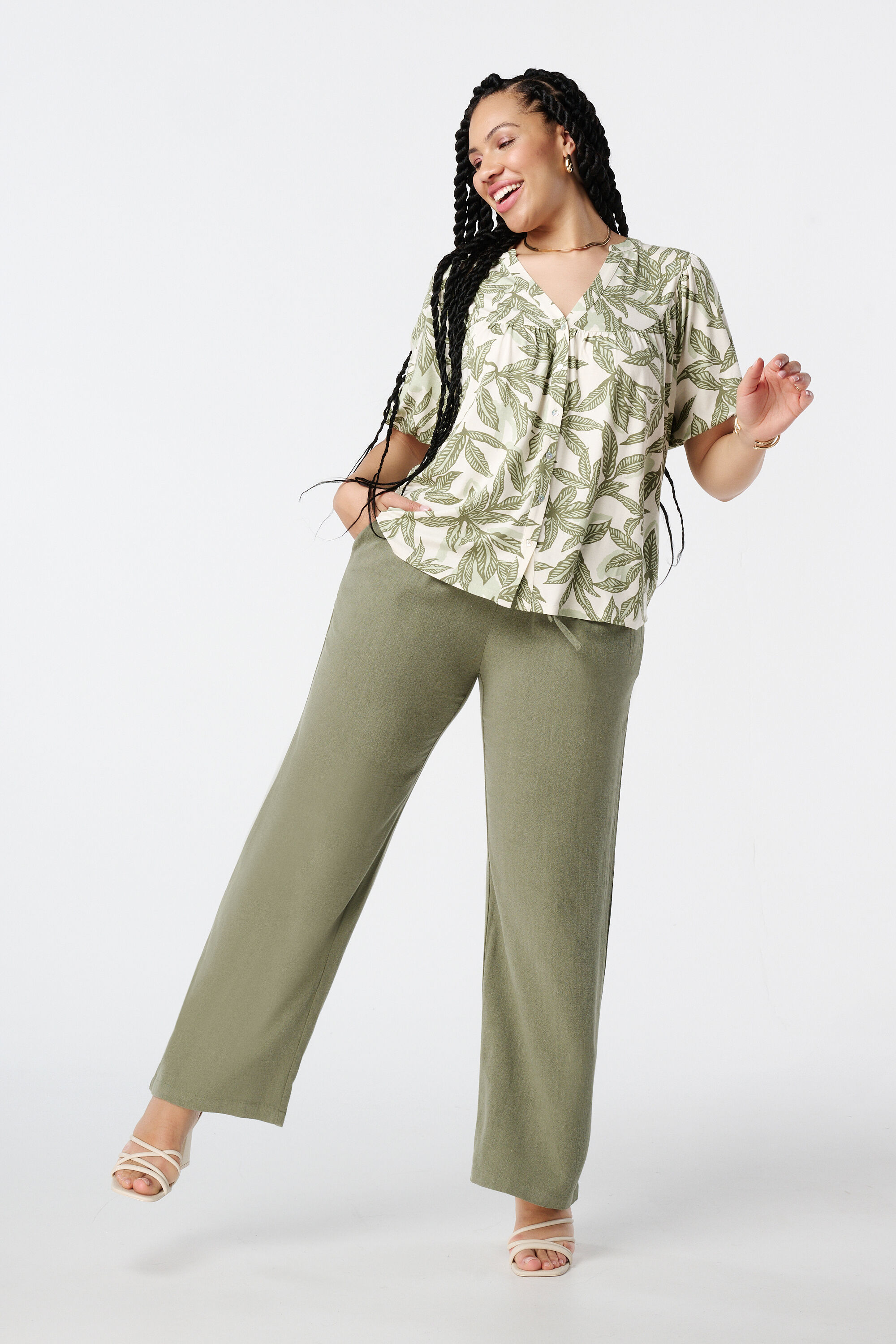 Top ligero con estampado image number 5