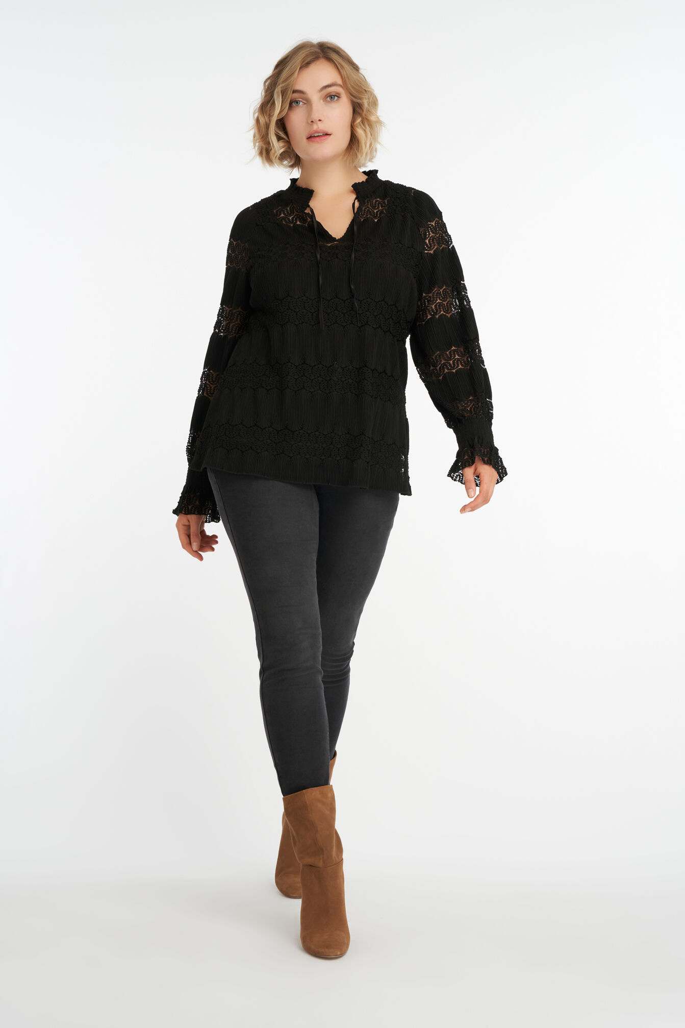 Top con un cuello levantado image number 5