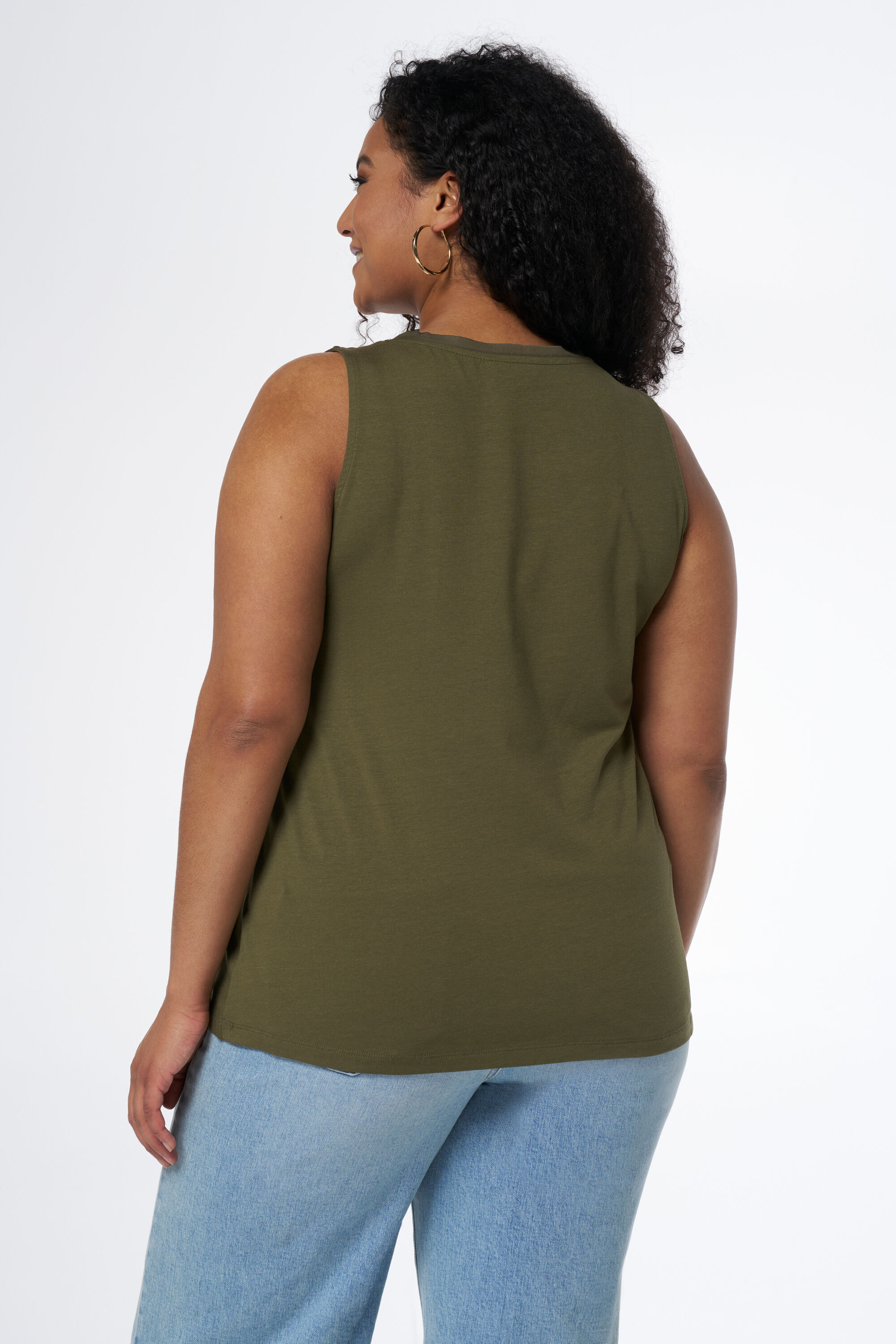 Top sin mangas con escote en V image number 3