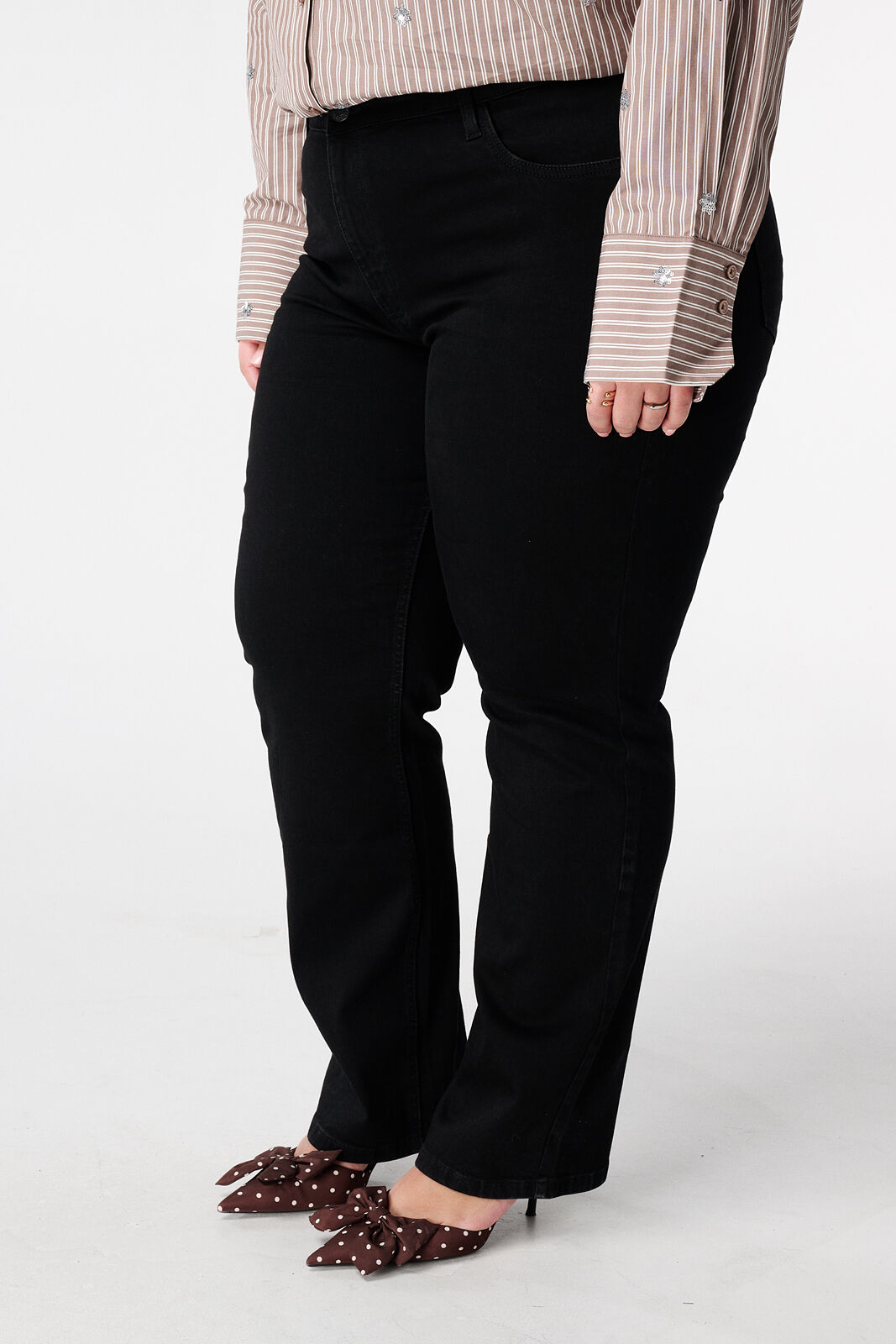 Vaqueros straight leg LILY largo 32" image number 5