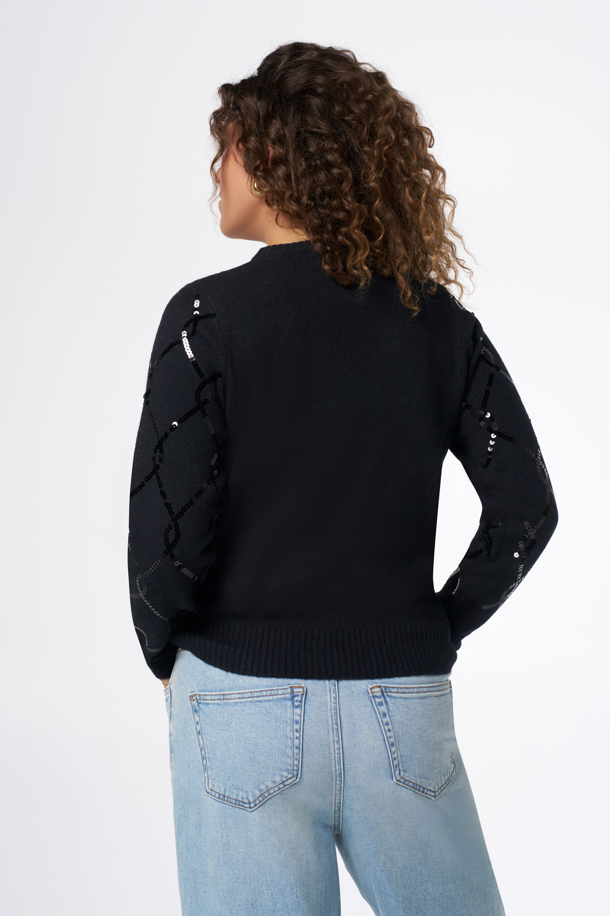 Su&eacute;ter con lentejuelas image number 3