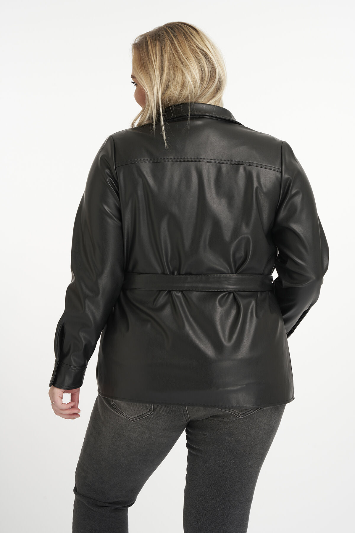 Chaqueta de cuero sint&eacute;tico con cintur&oacute;n image number 3