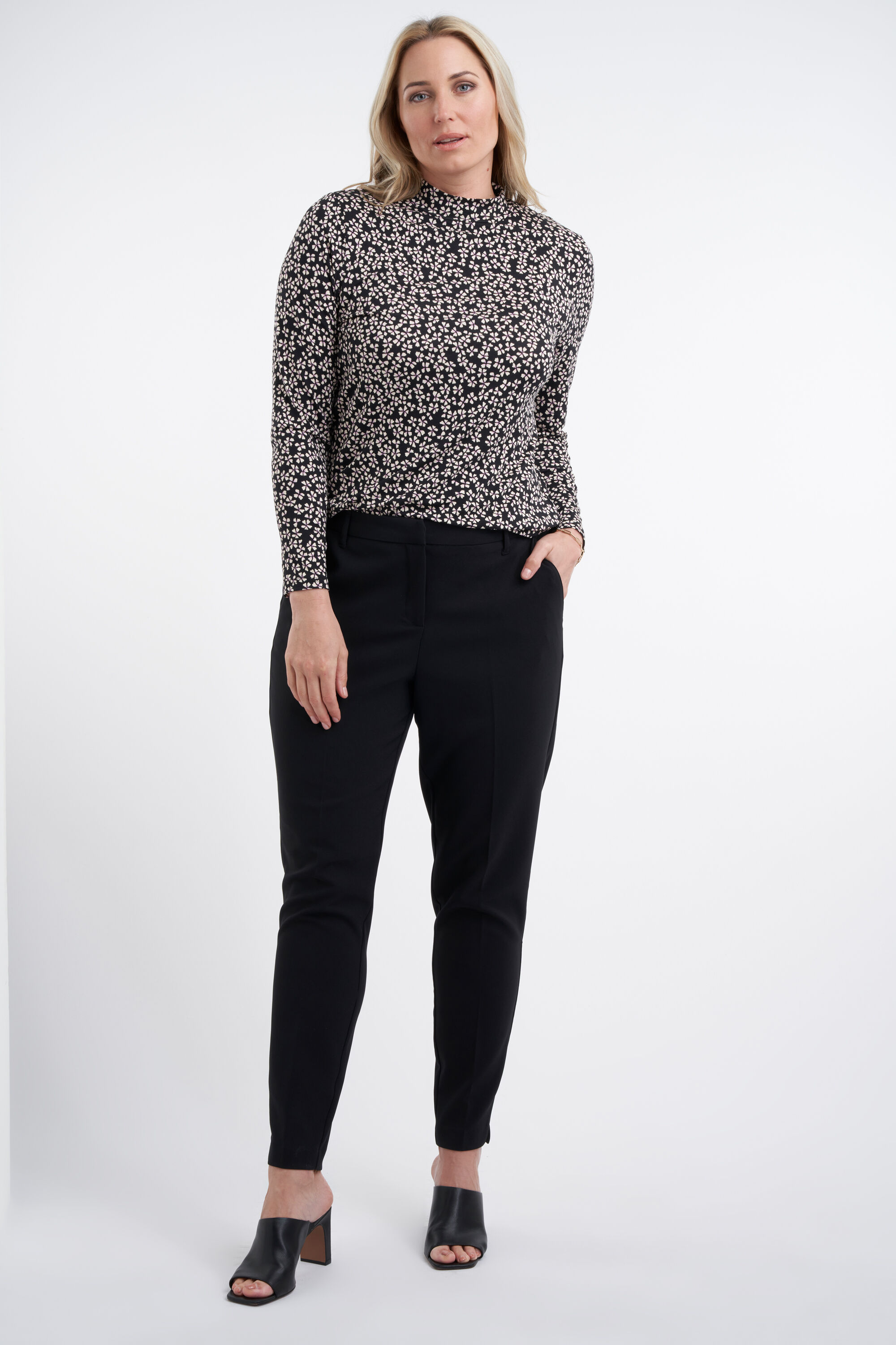 Pantalones  image number 6