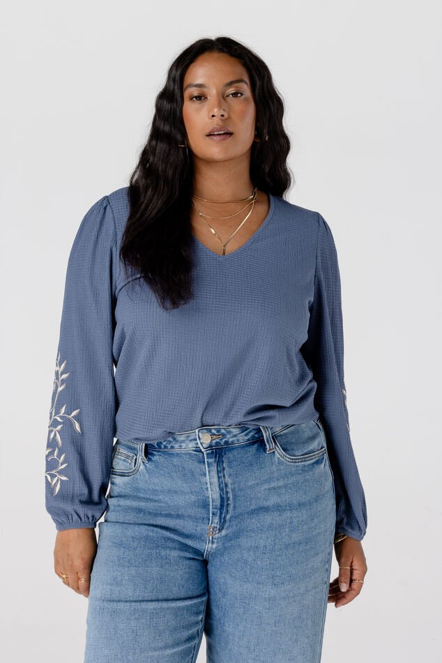 Top con bordado image number 0