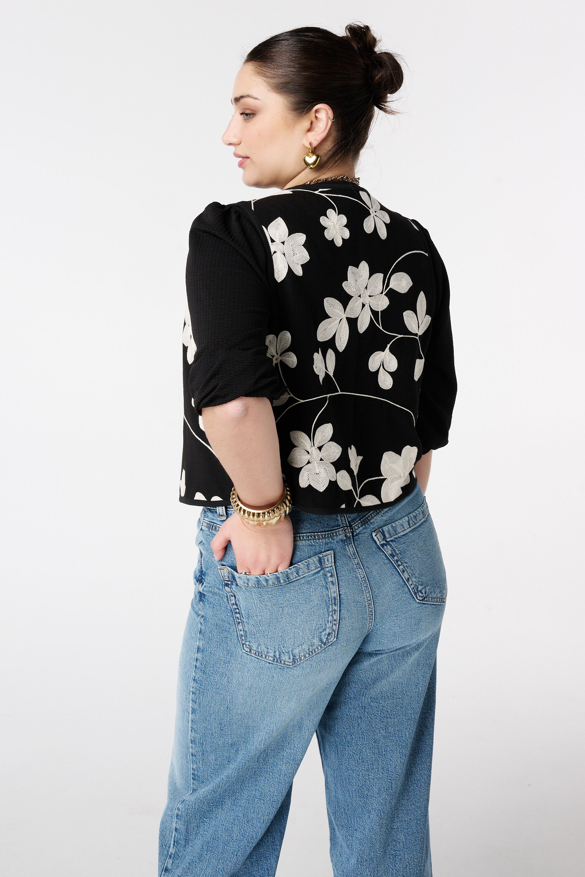 Chaleco con bordado image number 3