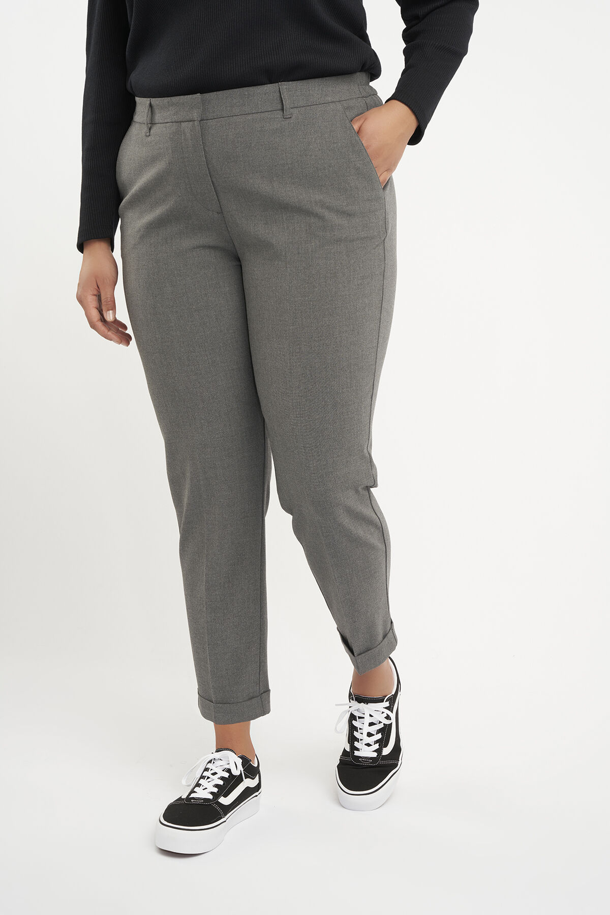 Pantalones tobilleros image number 4