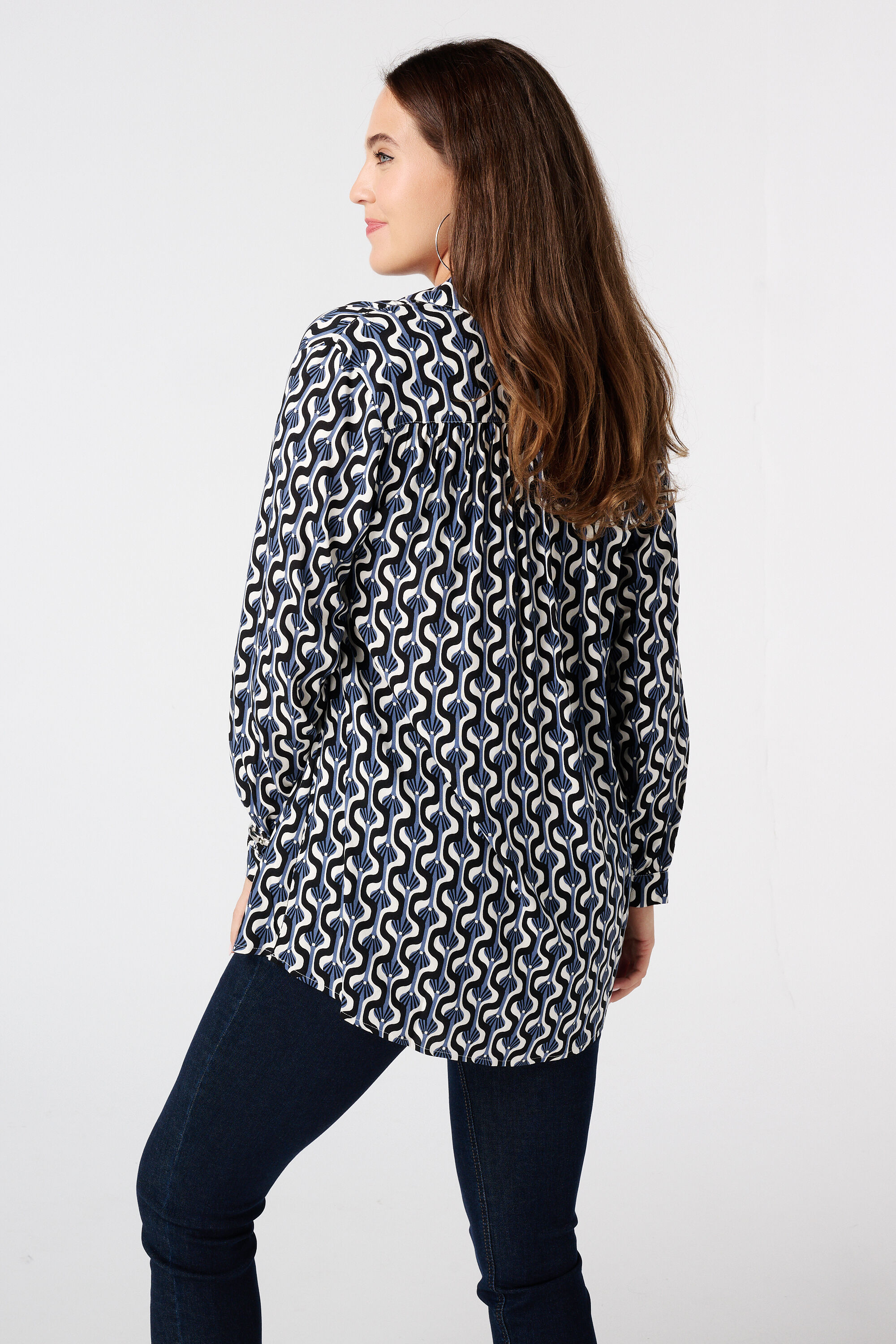 Blusa oversize con estampado image number 3