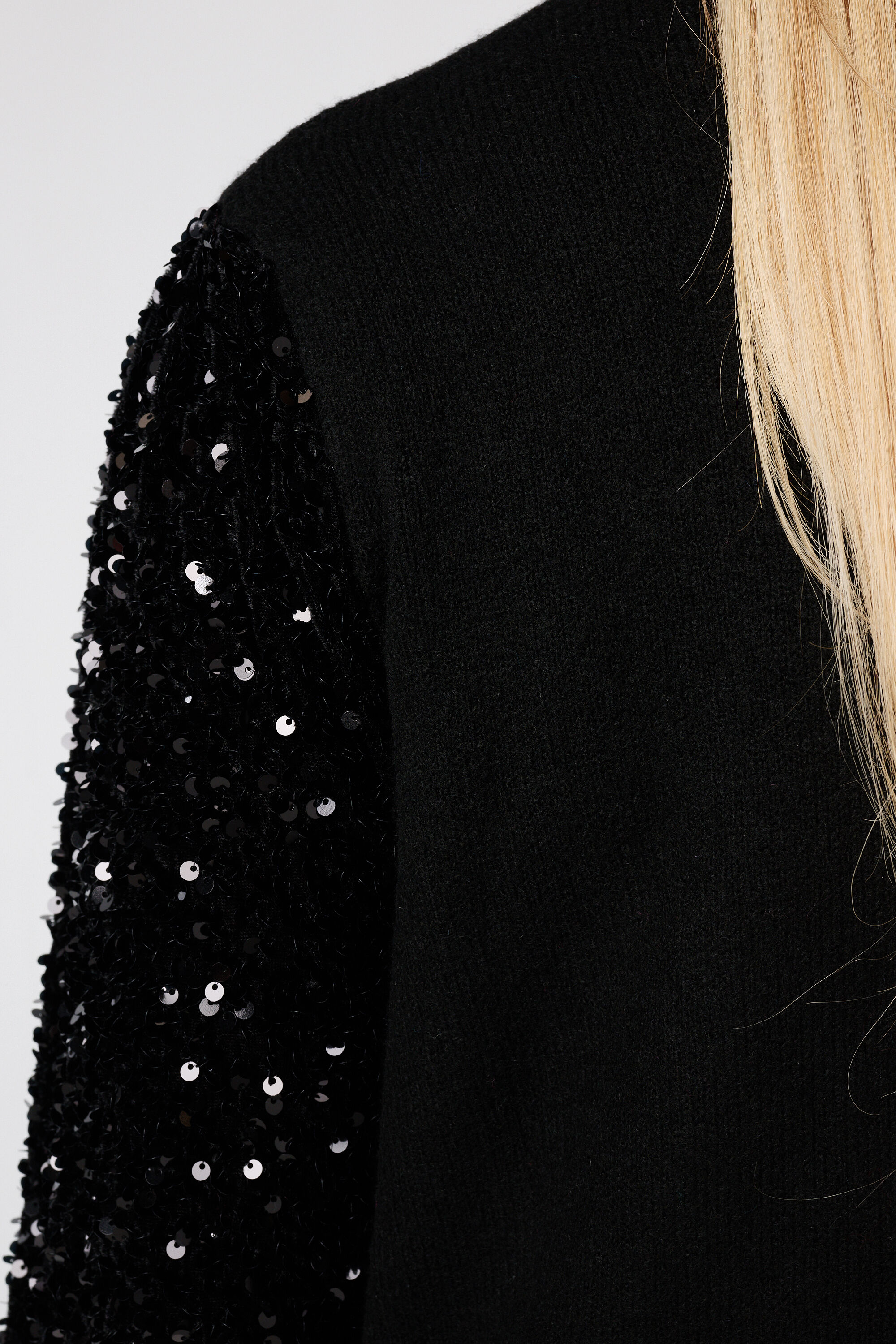 T&uacute;nica de punto con mangas de lentejuelas image number 6