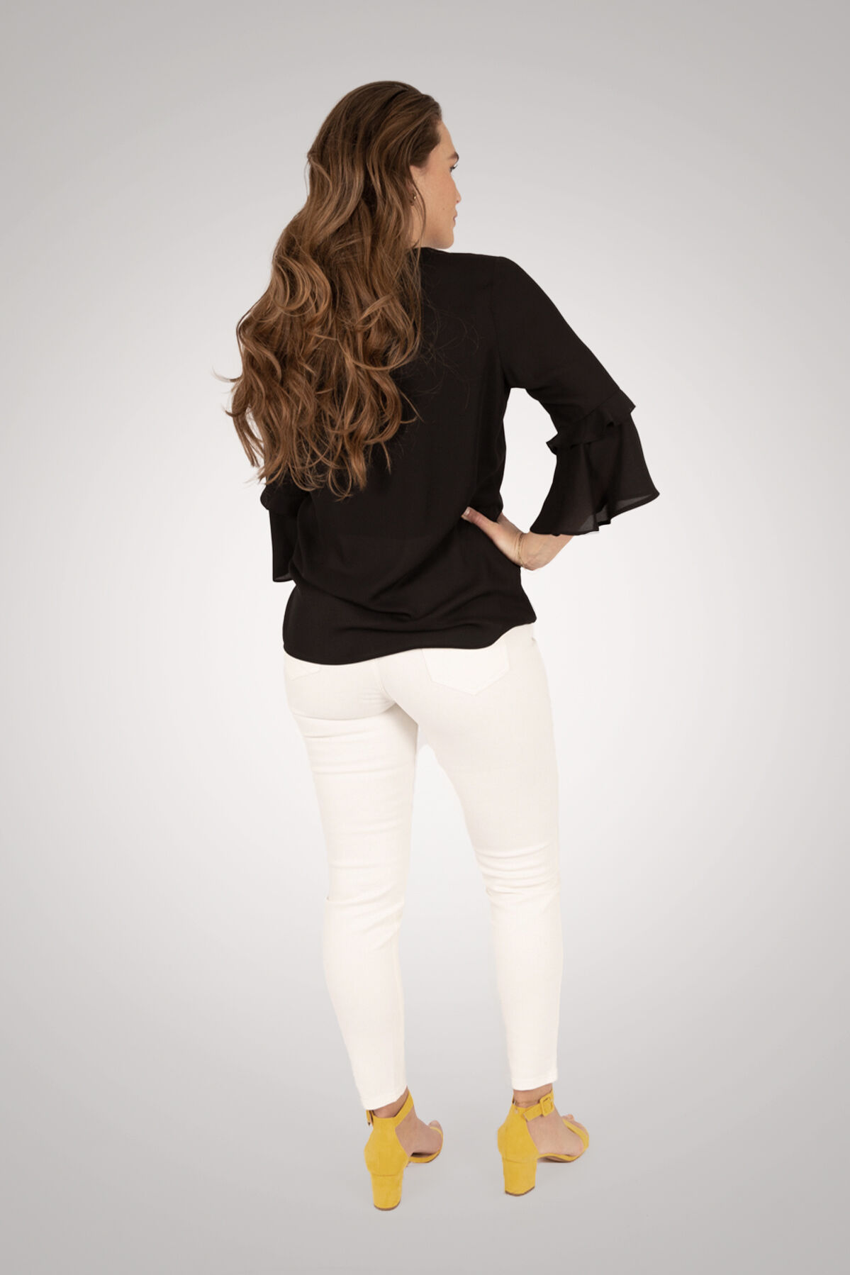 Blusa con volantes image number 4