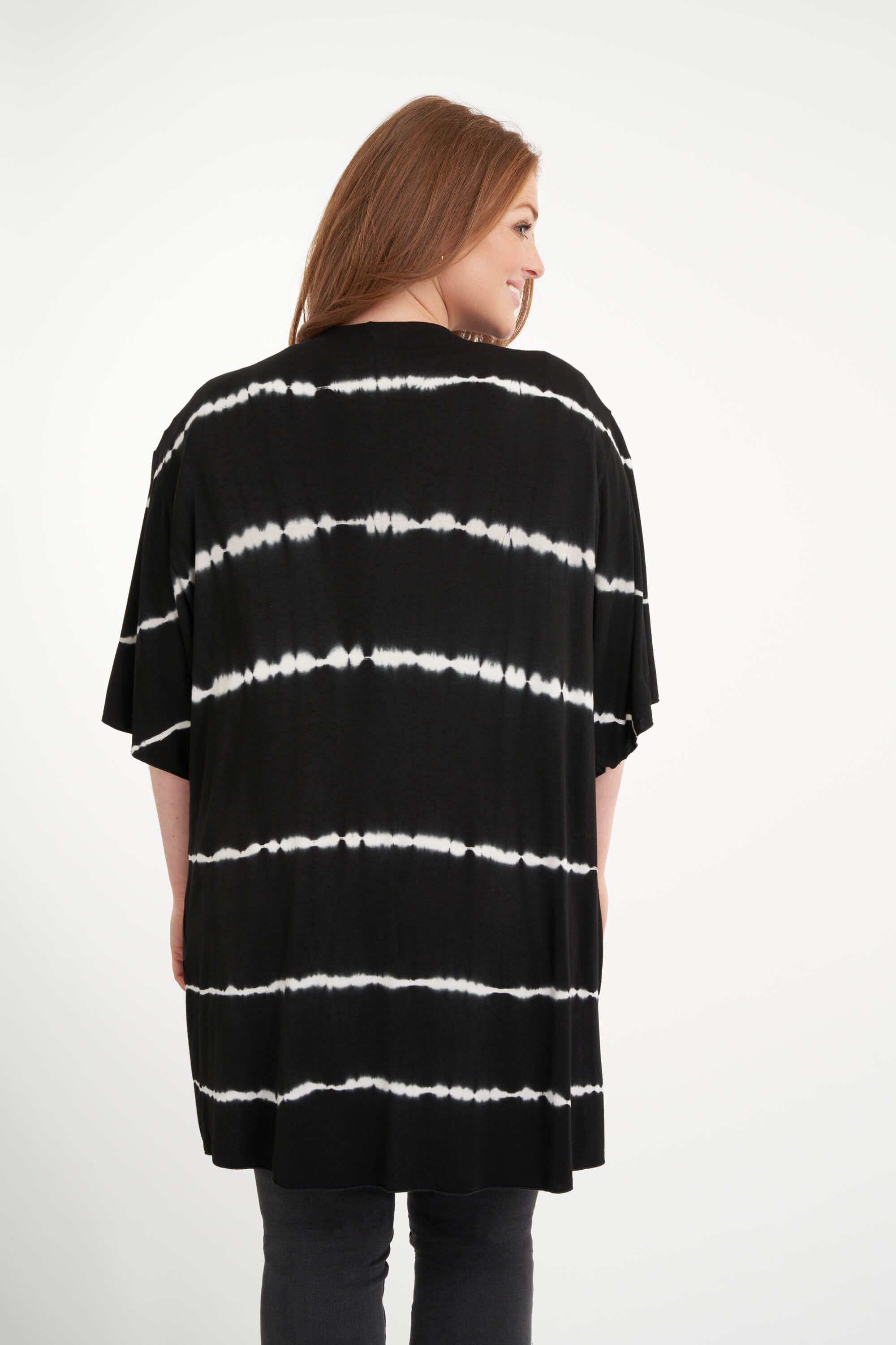 C&aacute;rdigan con estampado tie dye image number 4