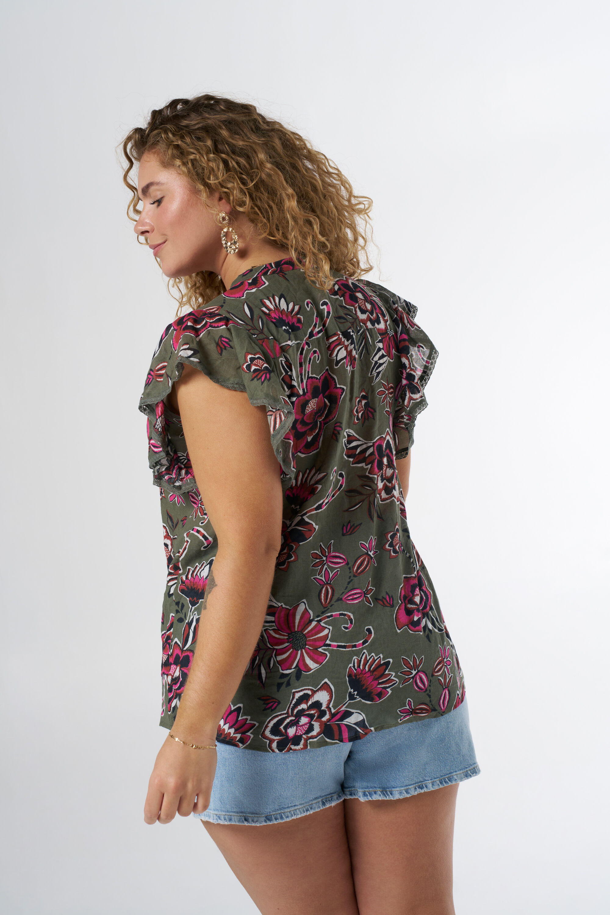 Blusa con estampado floral image number 3