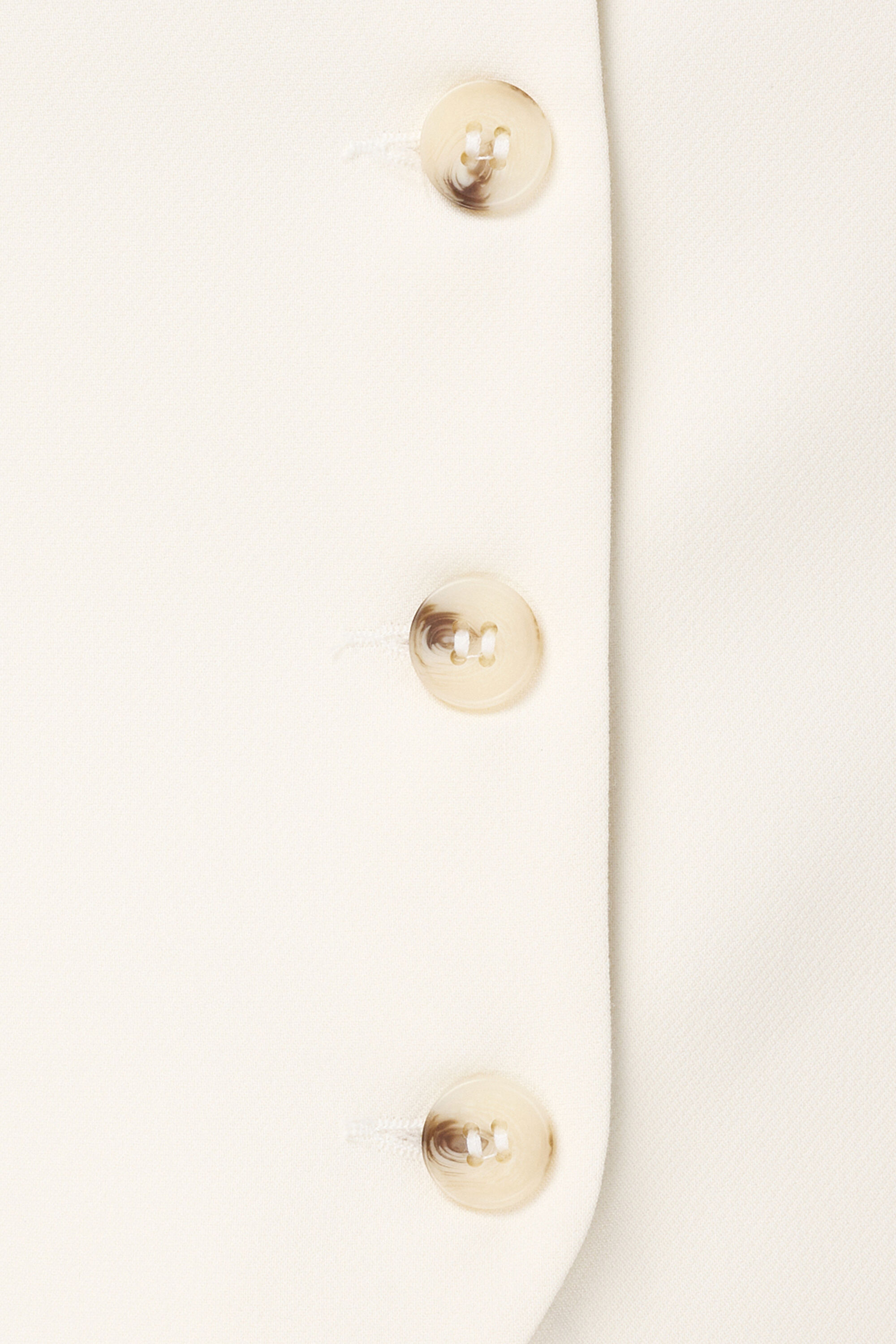 Chaleco de traje con botones image number 6