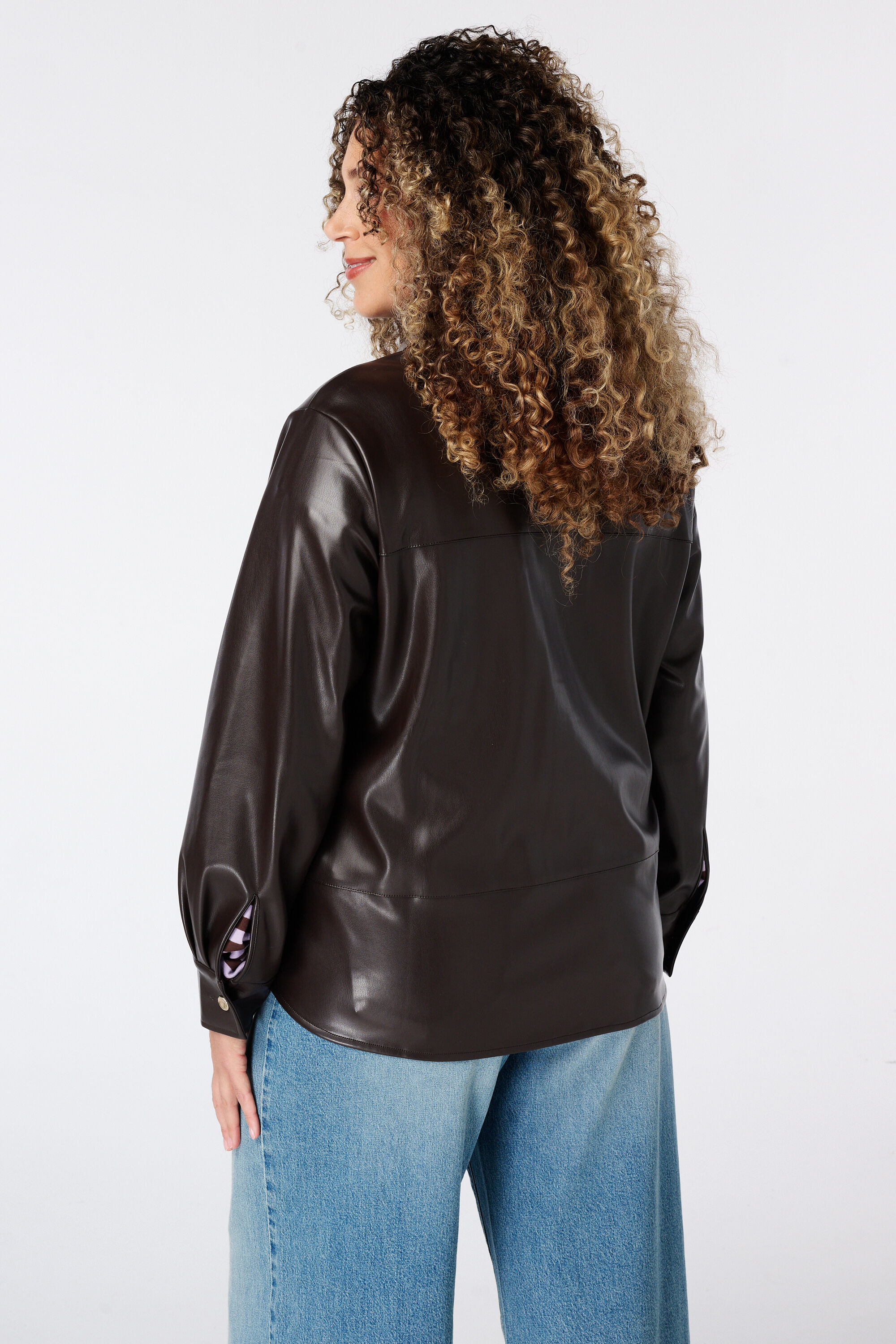 Blusa de piel sint&eacute;tica image number 3