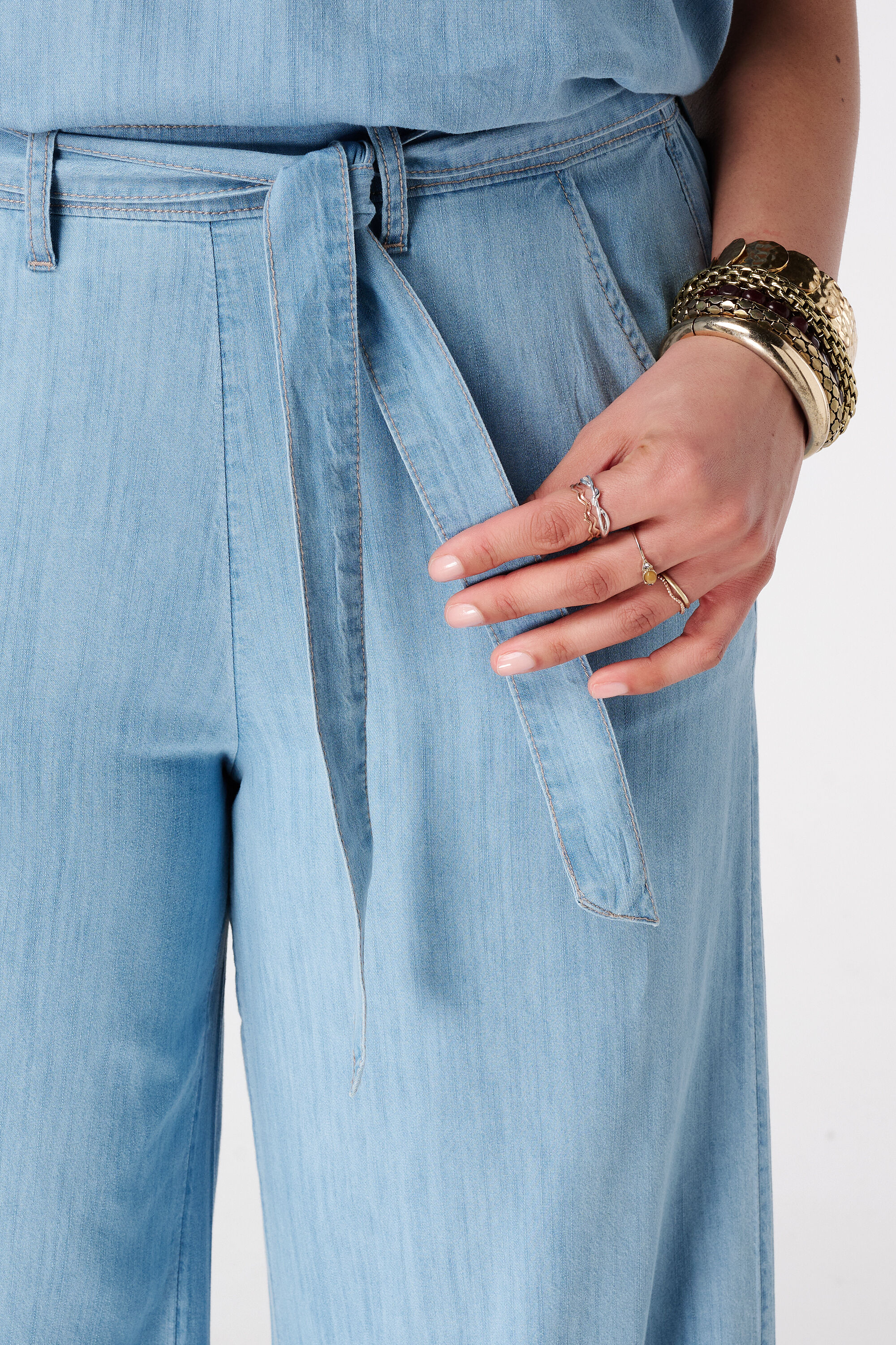 Pantal&oacute;n denim wide leg image number 4