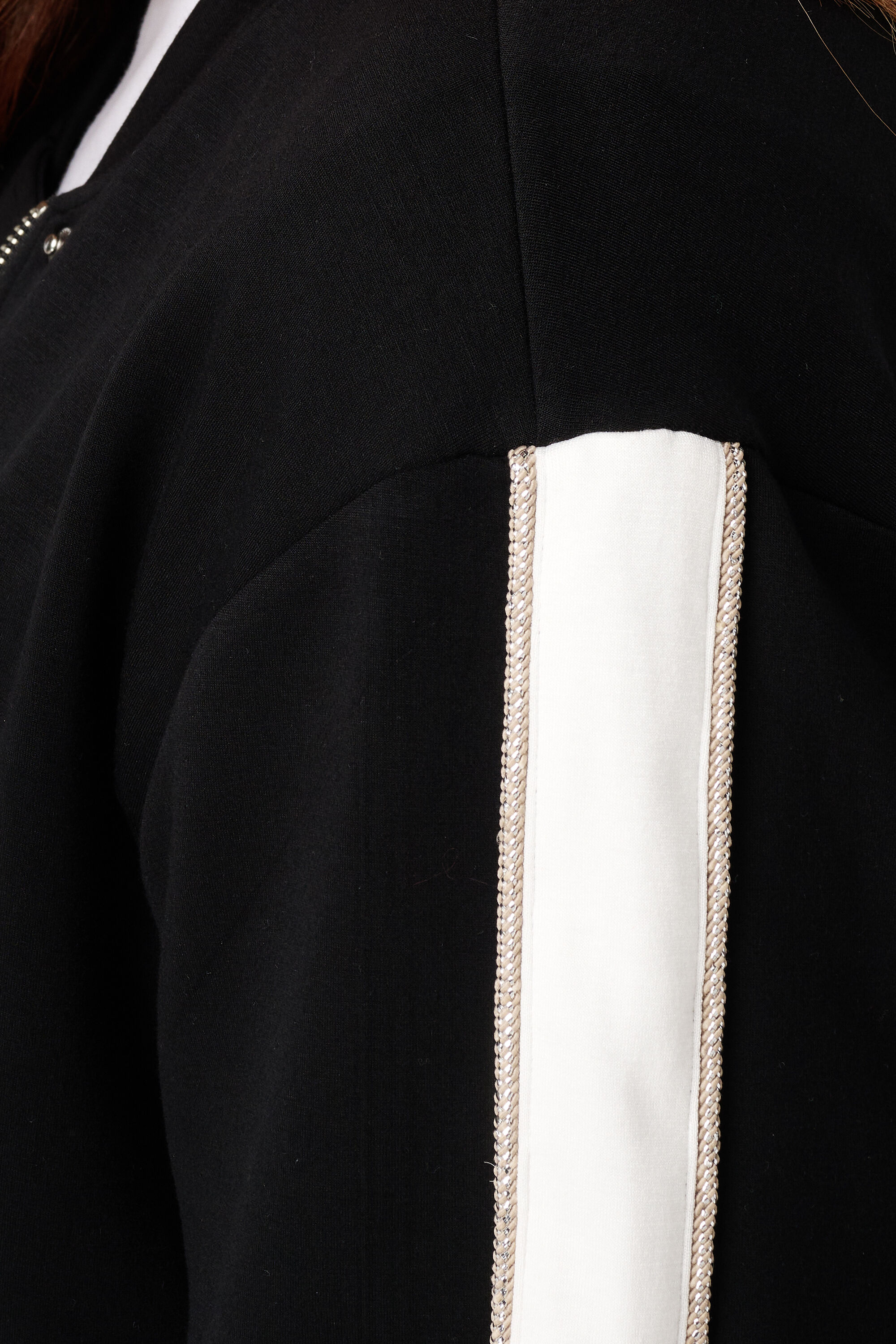 C&aacute;rdigan con estampado image number 6