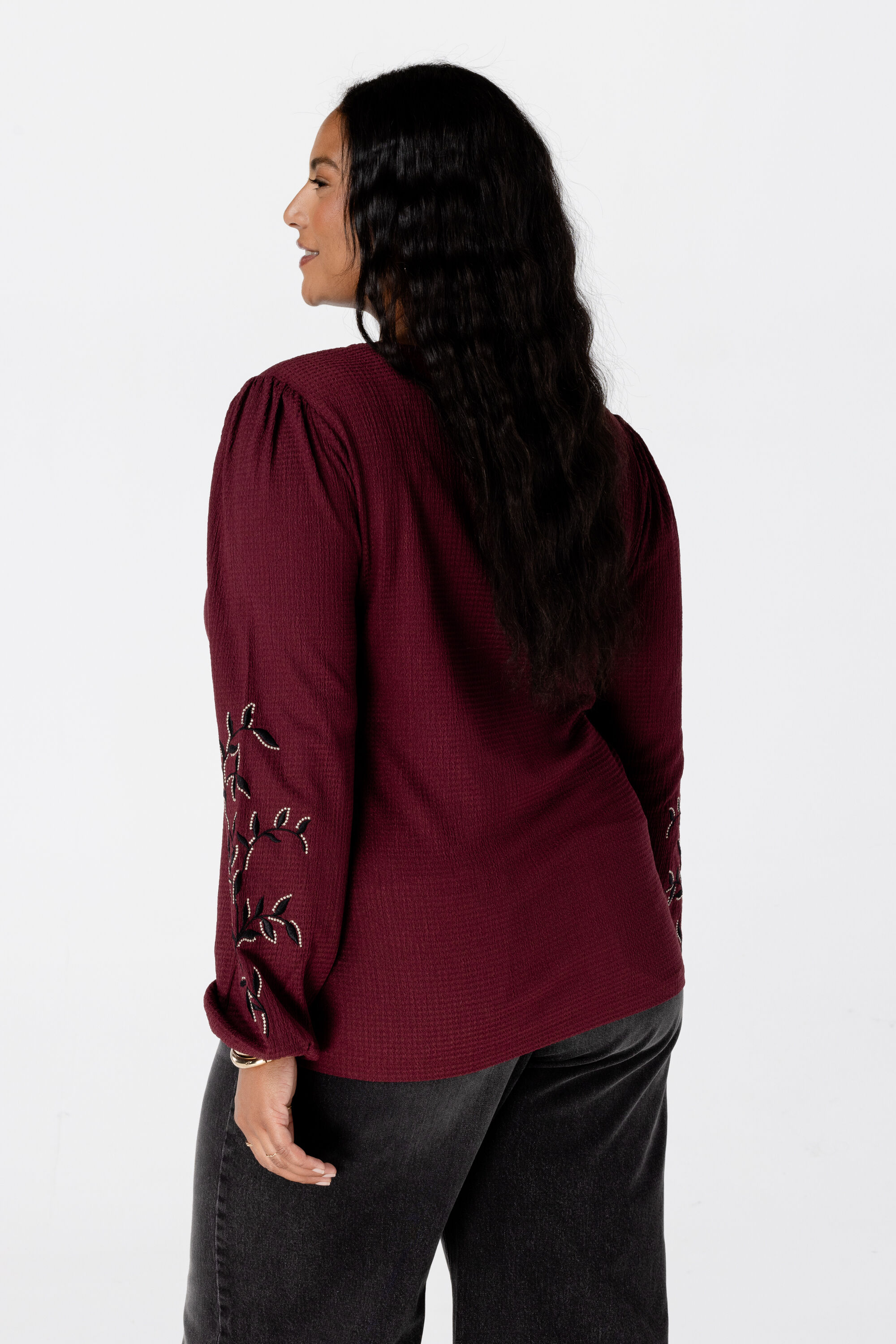 Top con bordado image number 3