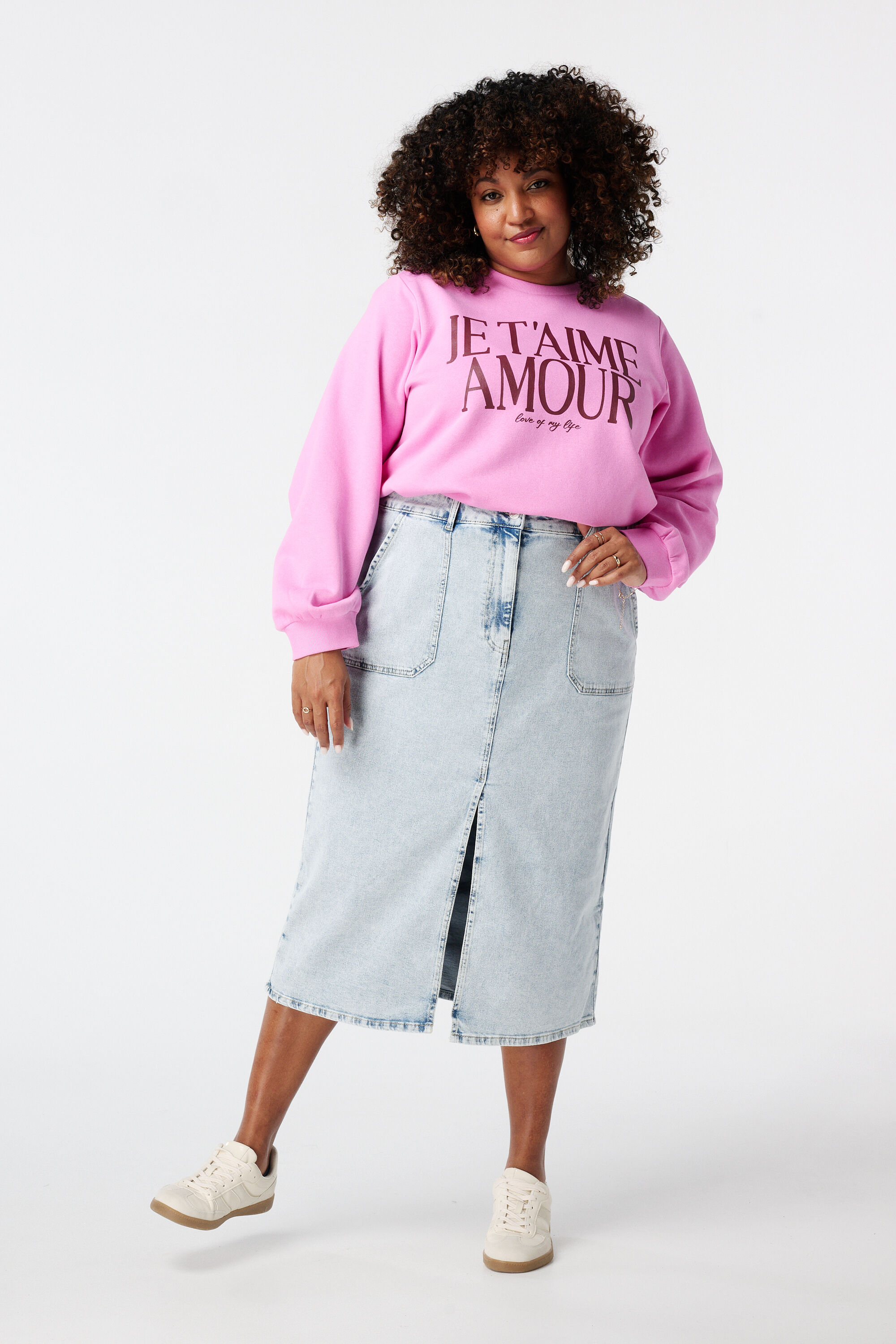 Su&eacute;ter con texto image number 5