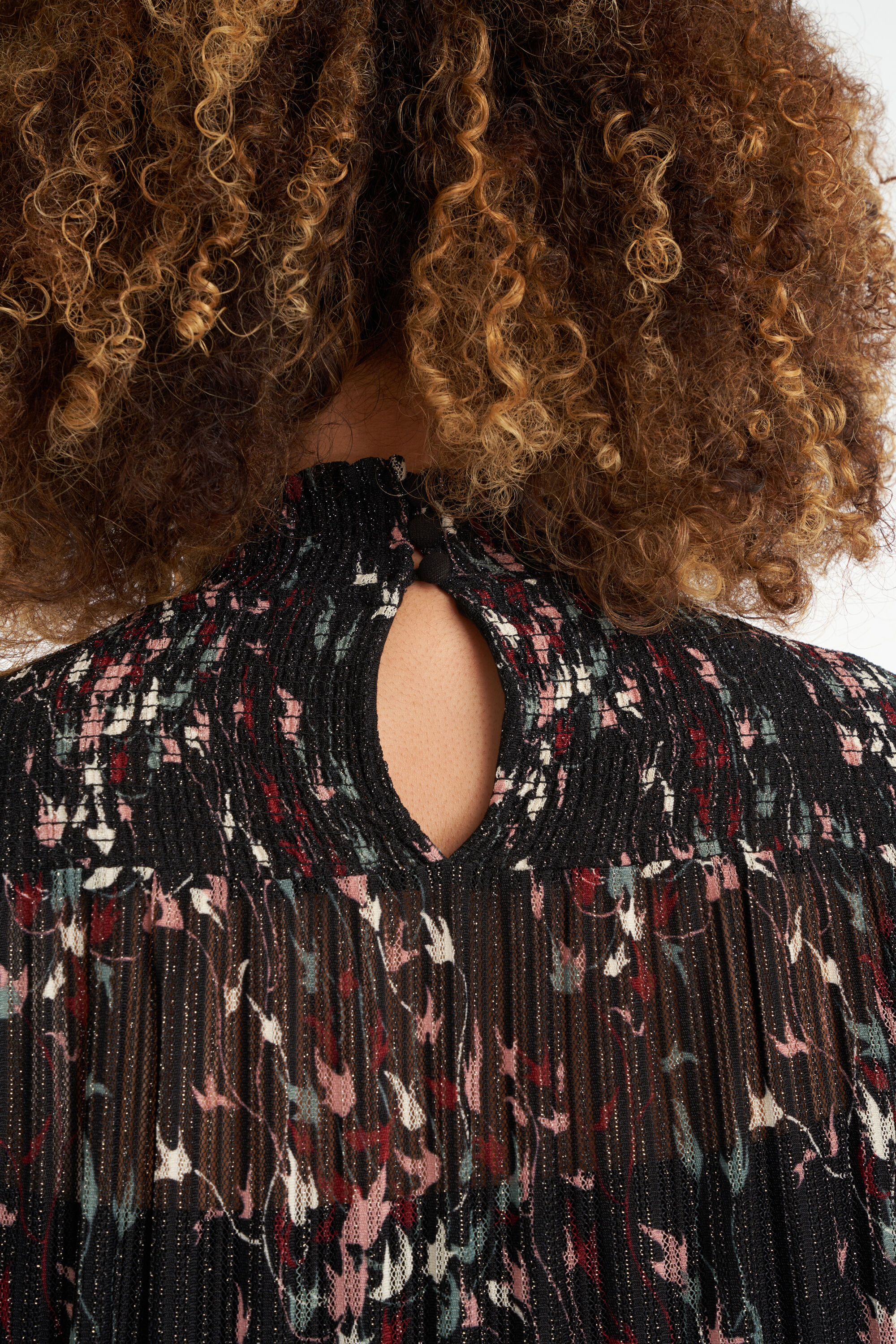 Top semitransparente con estampado image number 5