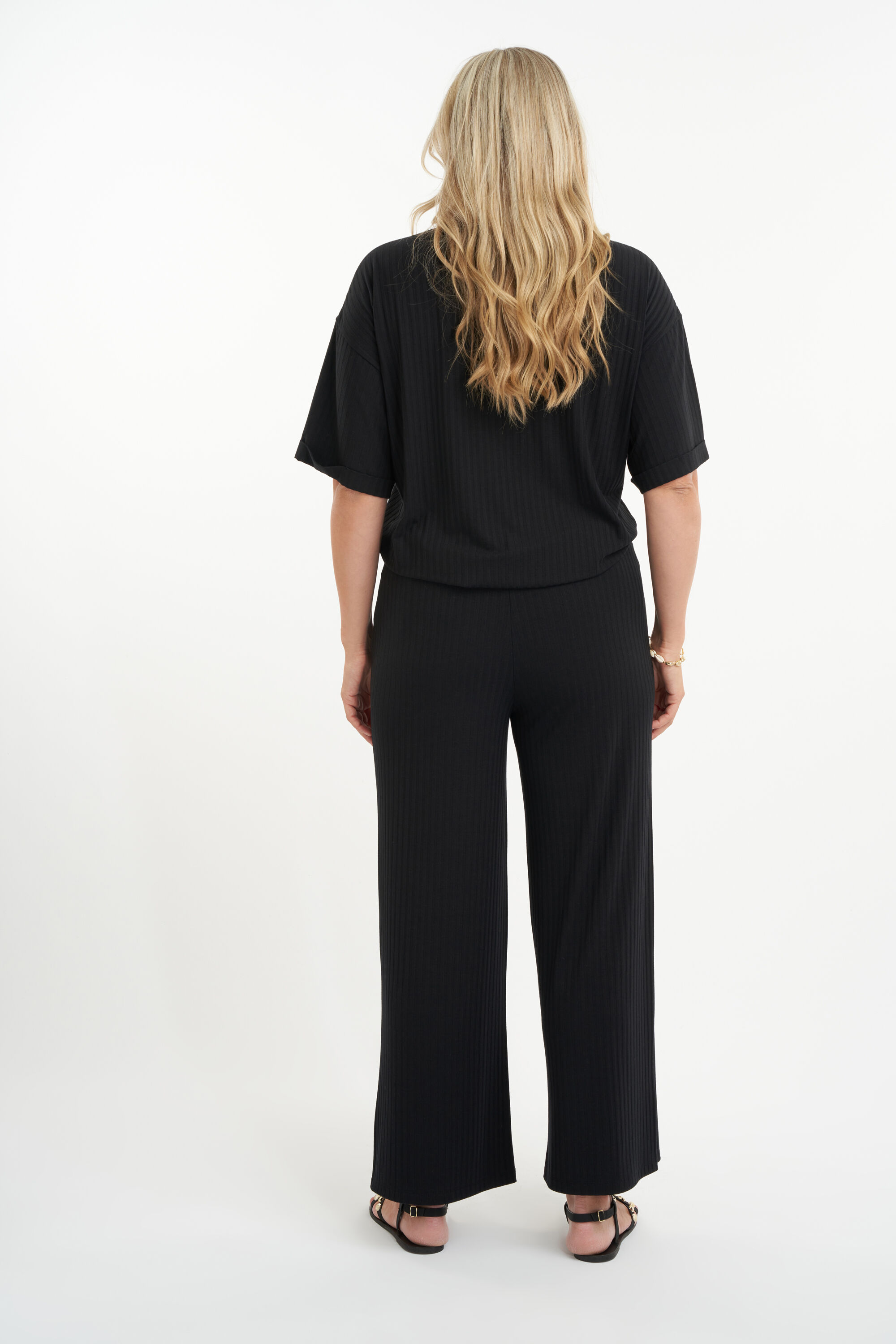 Pantalones acanalados image number 4