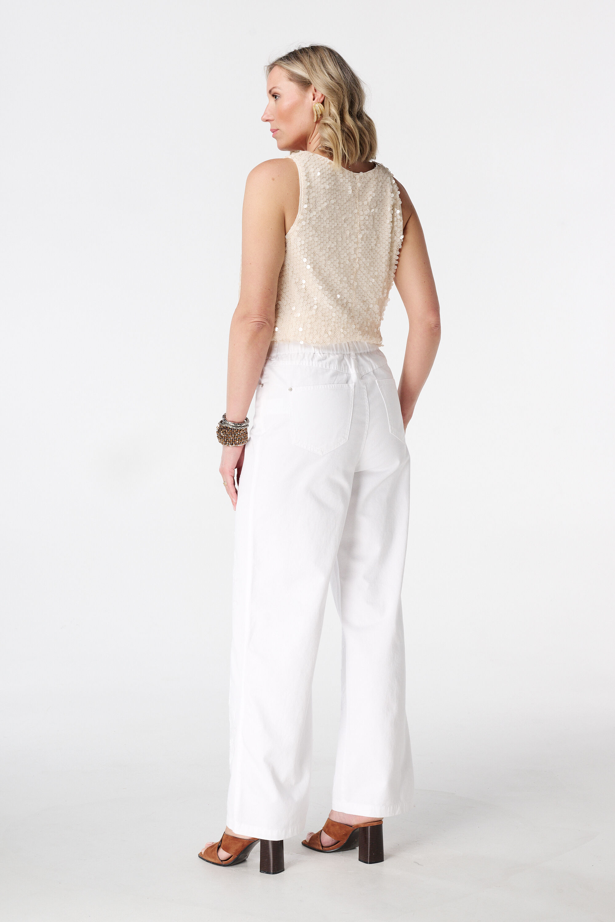 Vaqueros wide leg con bordado image number 3