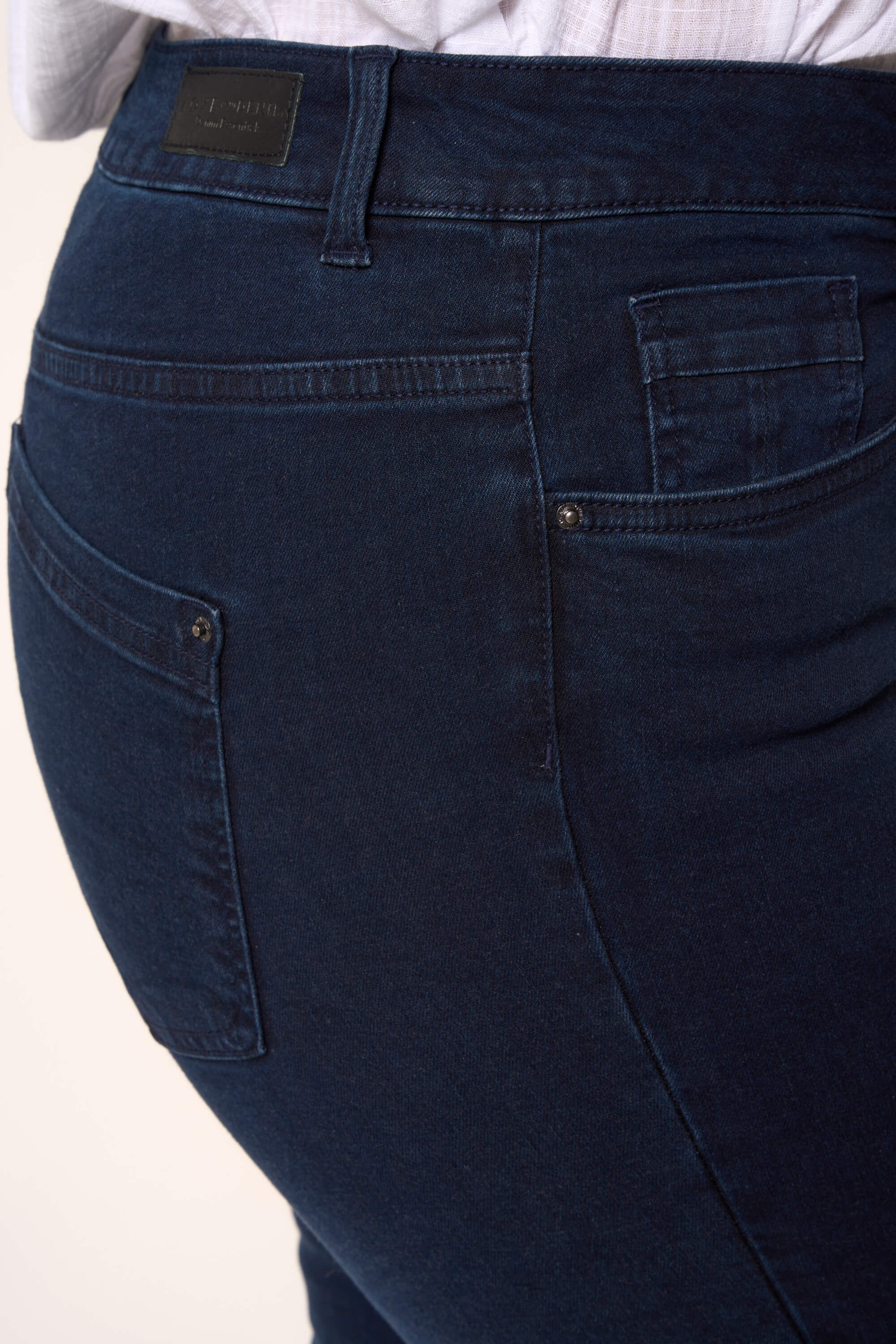 Los vaqueros LILY de corte recto image number 4