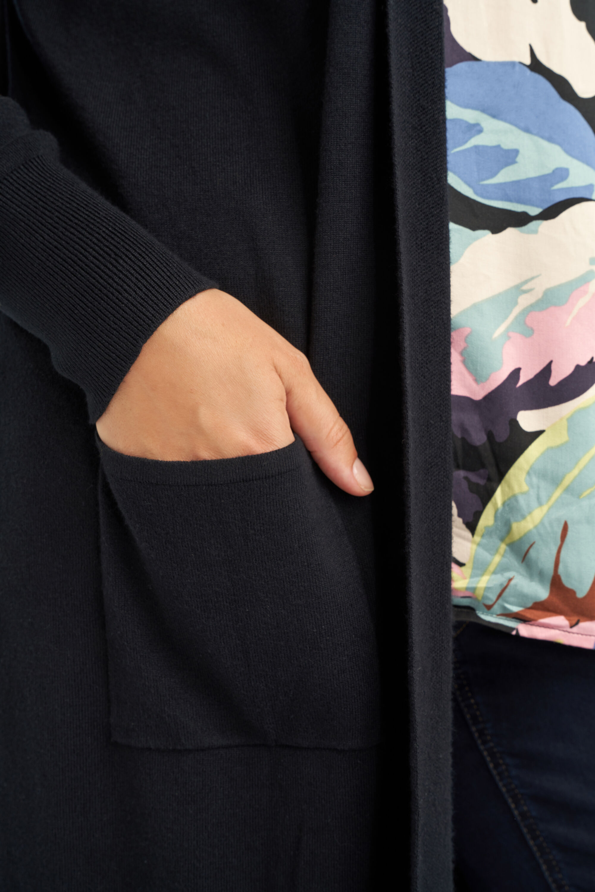 C&aacute;rdigan fino y abierto image number 5