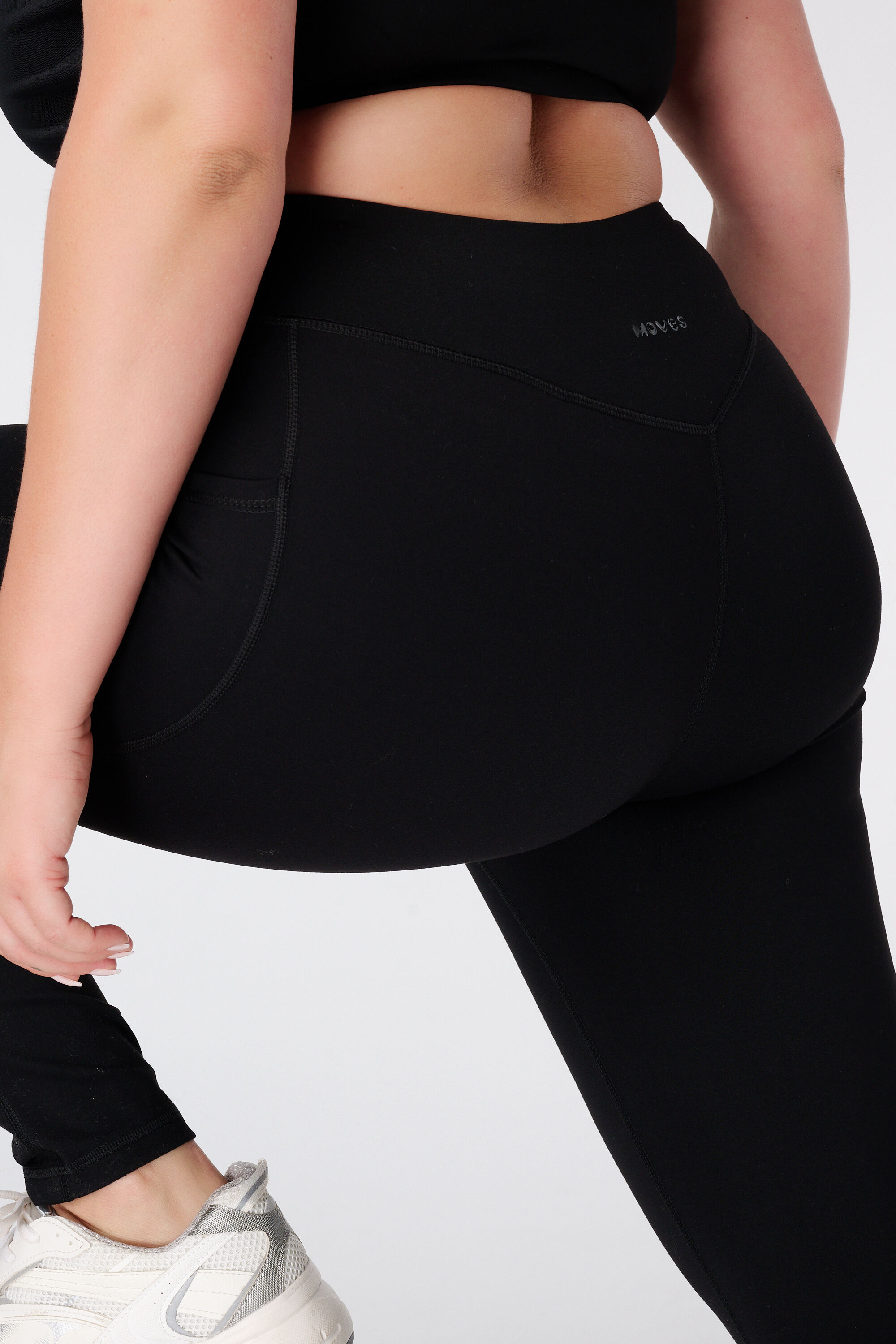 Leggings deportivos con bolsillos laterales image number 6