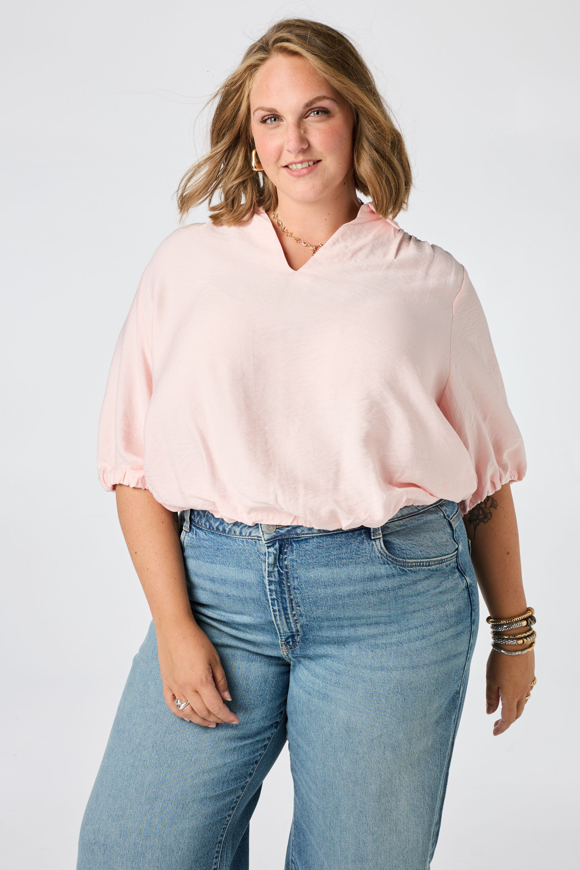 Blusa con mangas abullonadas image number 0