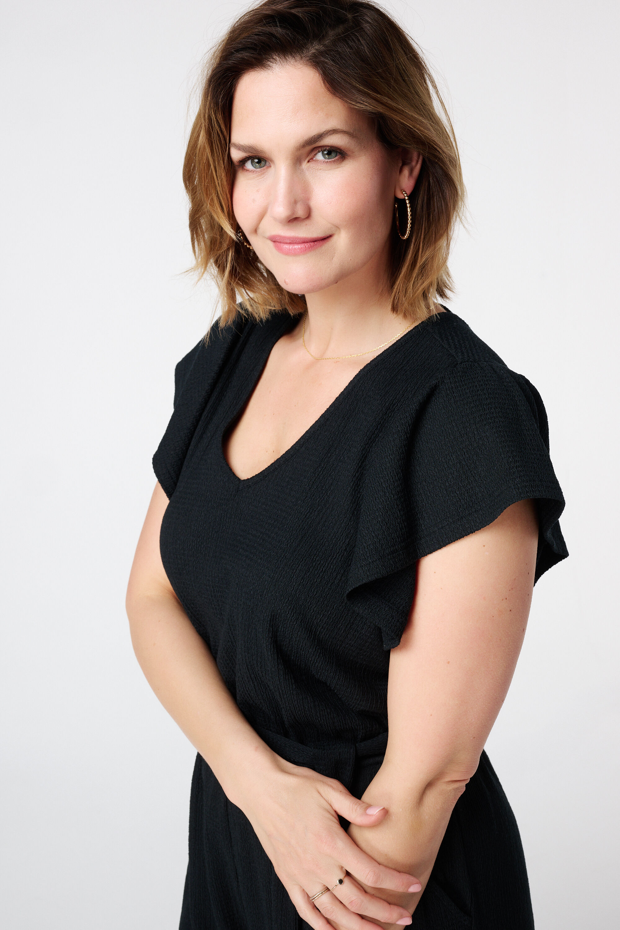 Mono con un cinto anudado image number 4