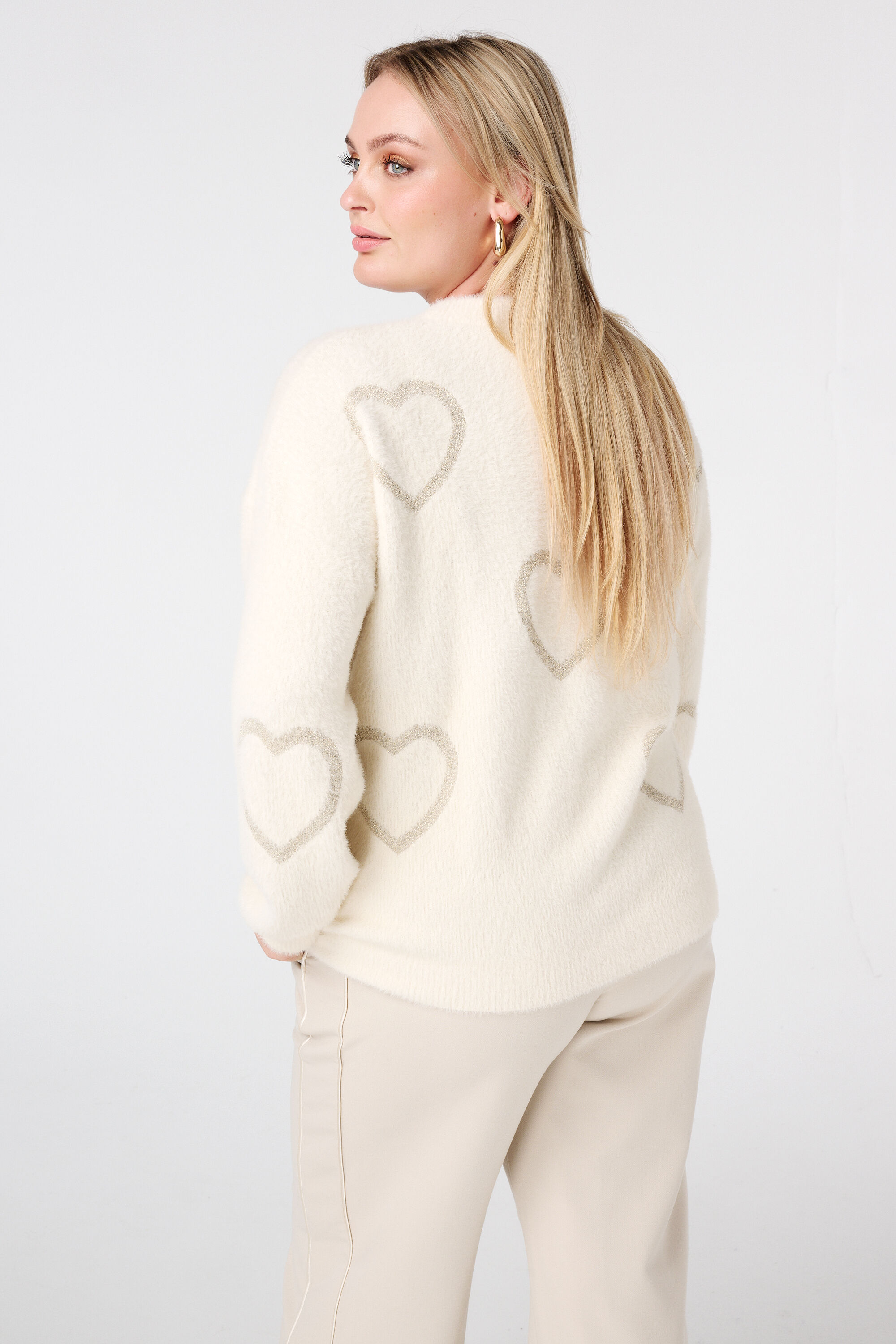 Jersey suave con corazones image number 3
