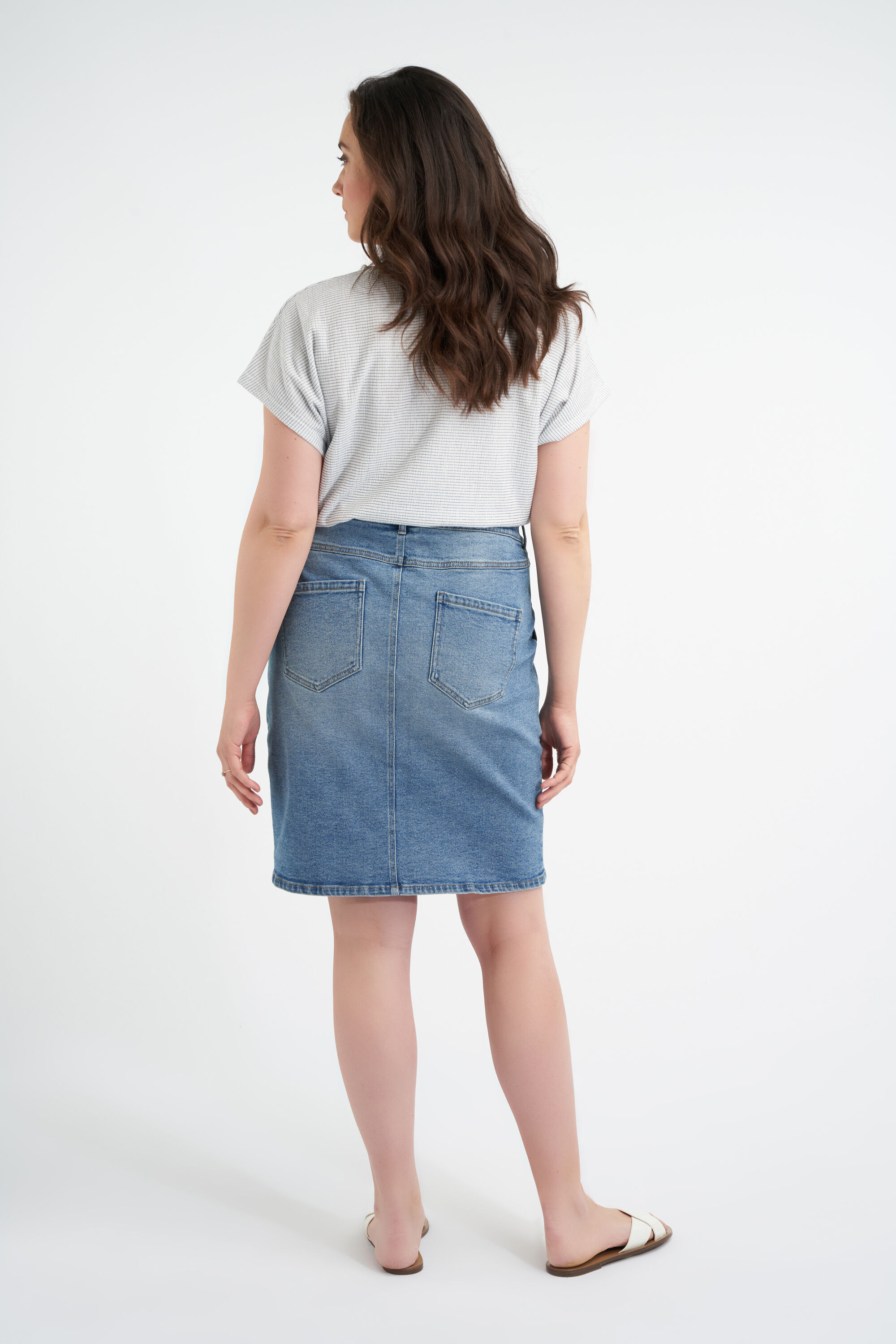 Falda vaquera con botones  image number 3