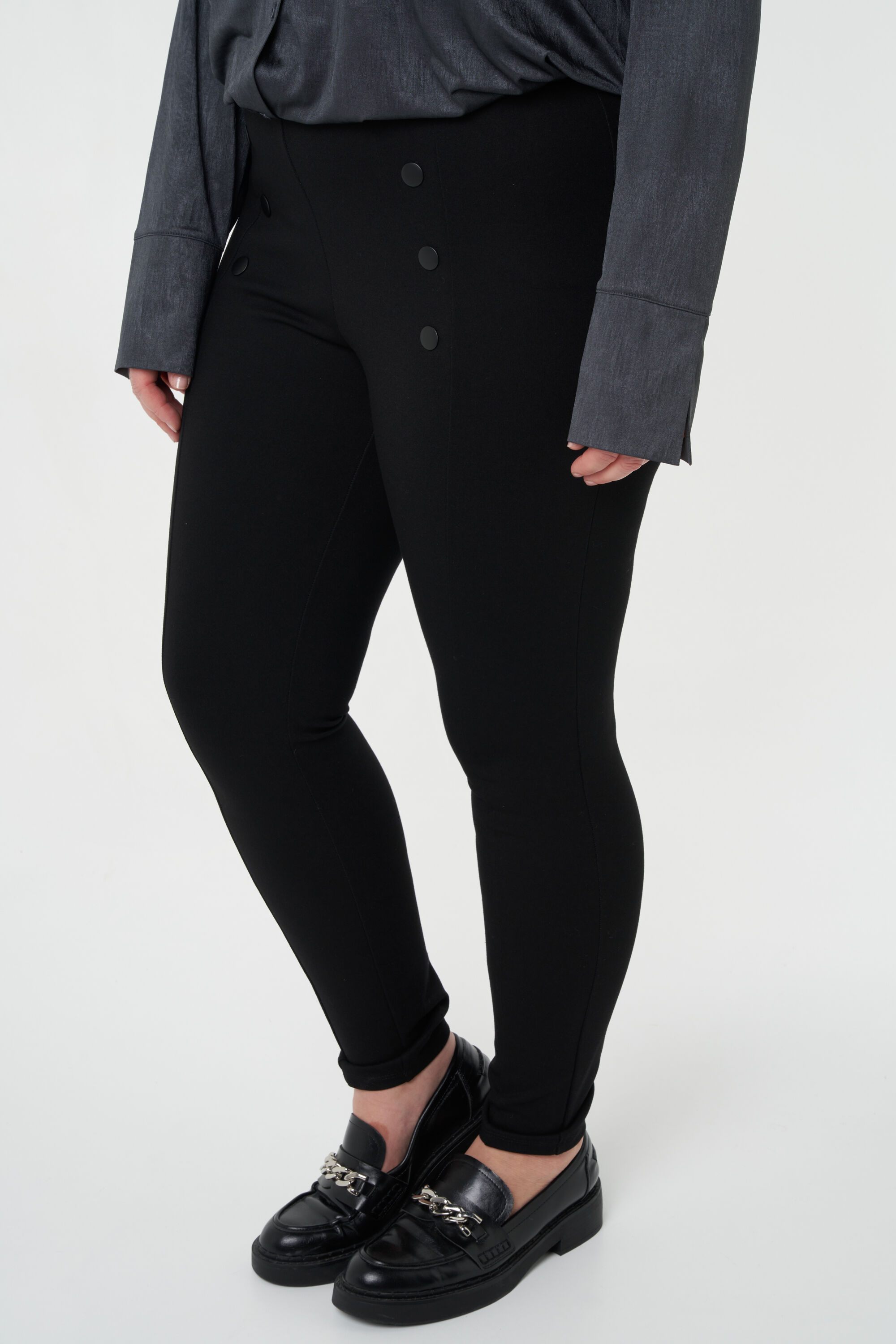 Treggings con botones image number 6