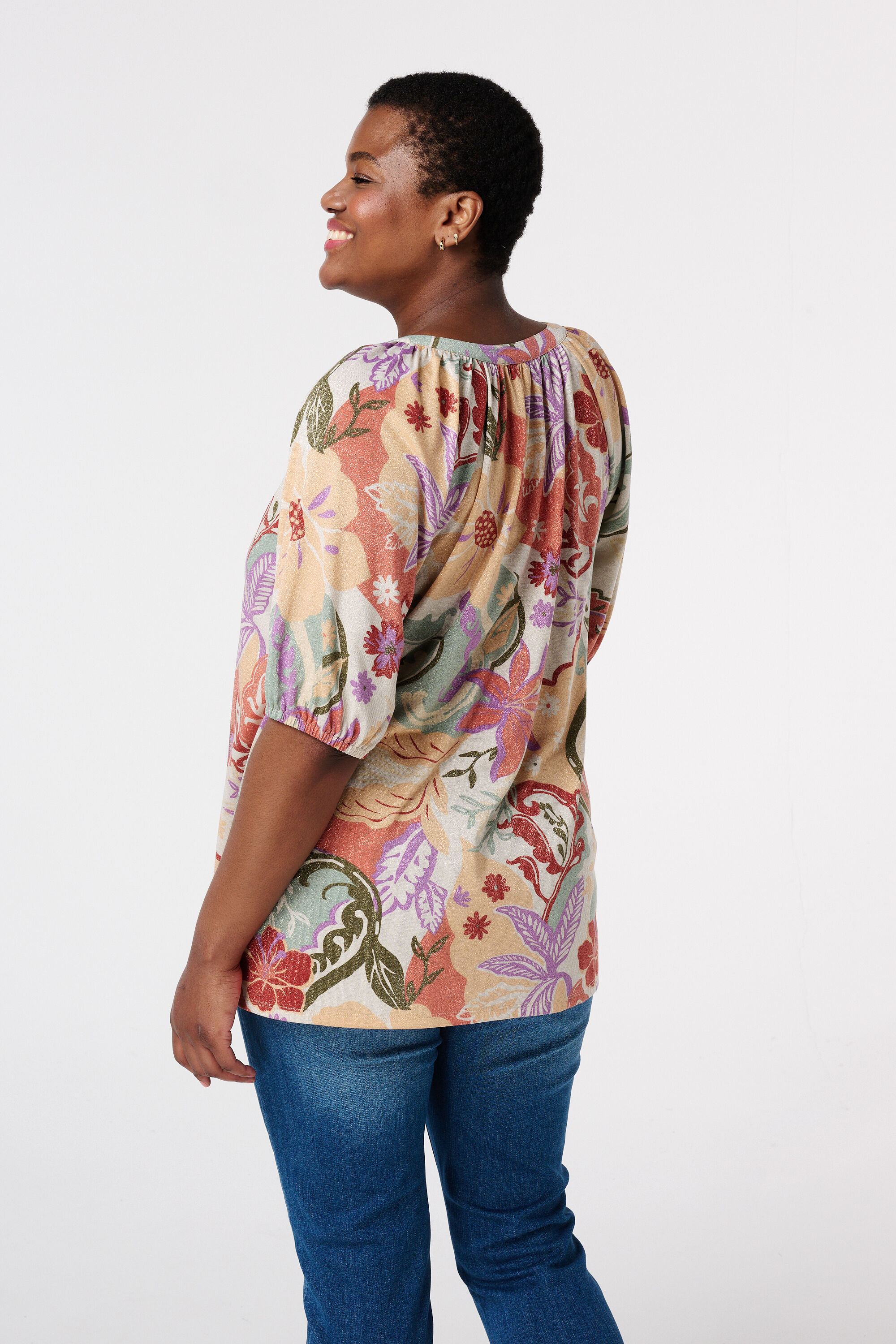 Top con estampado y purpurina image number 3