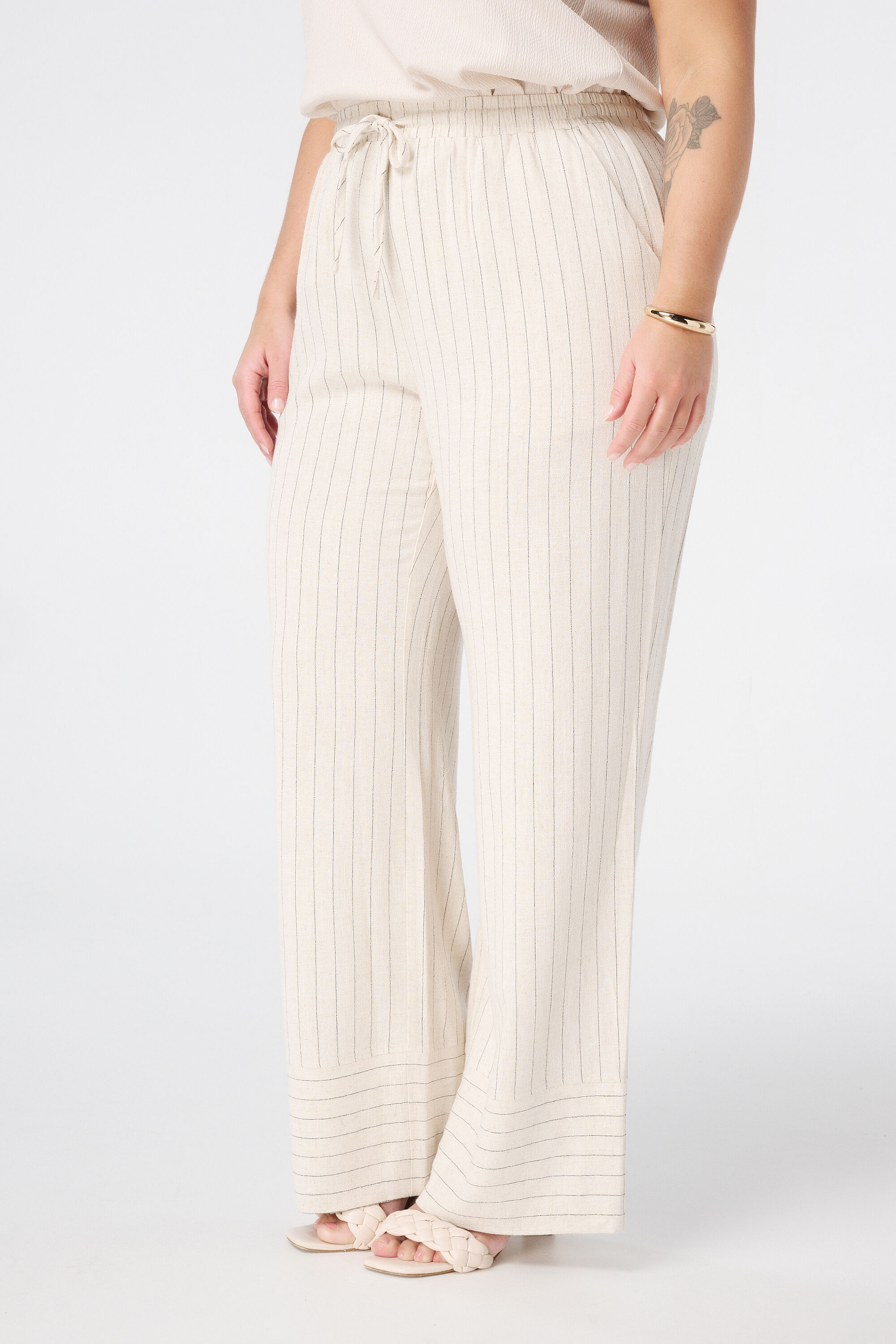 Pantalones de raya diplom&aacute;tica image number 5