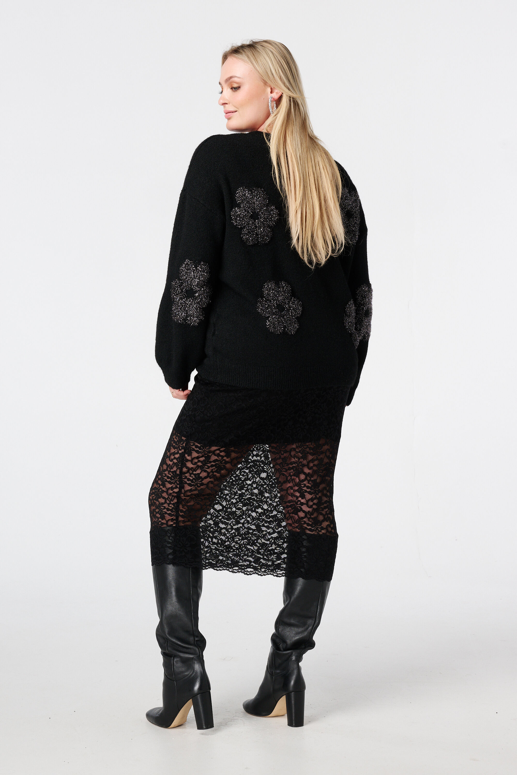 Falda midi de encaje con enagua image number 3