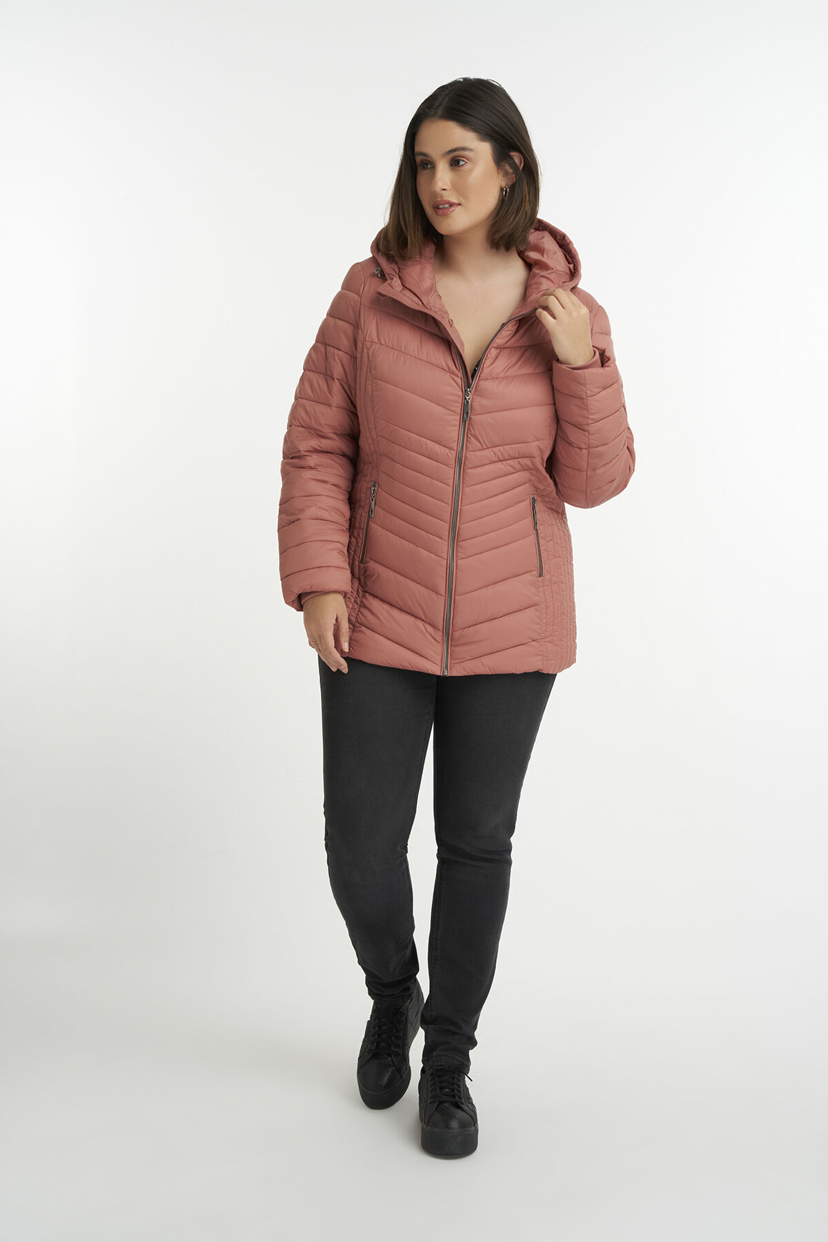 Chaqueta acolchada con capucha  image number 5