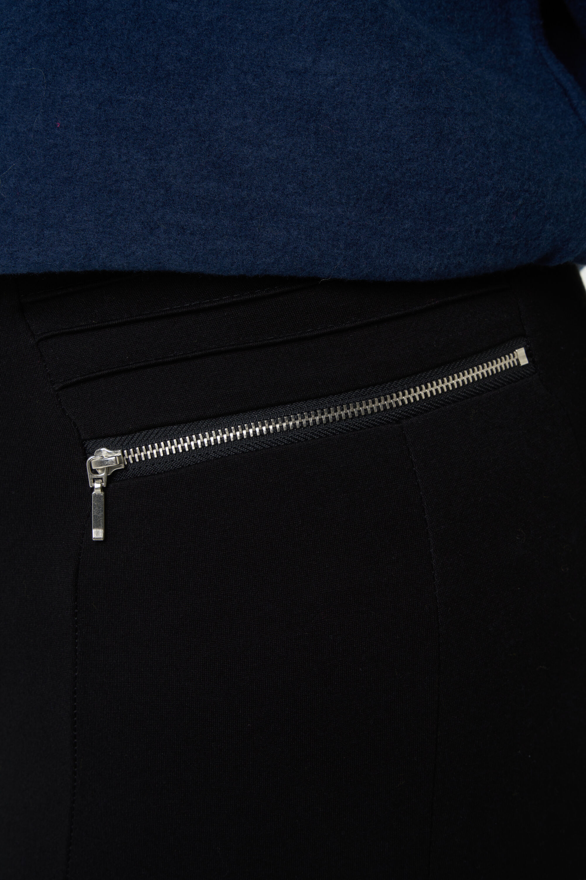 Tregging con cremalleras de adorno image number 4