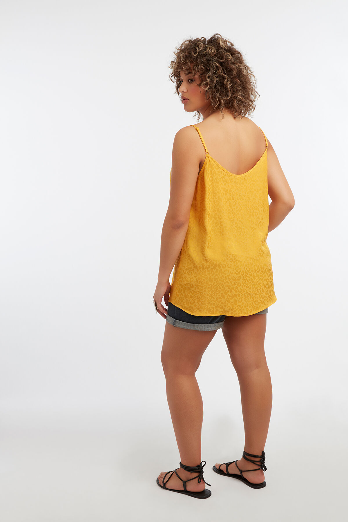 Blusa sin mangas con un sutil estampado de leopardo image number 5