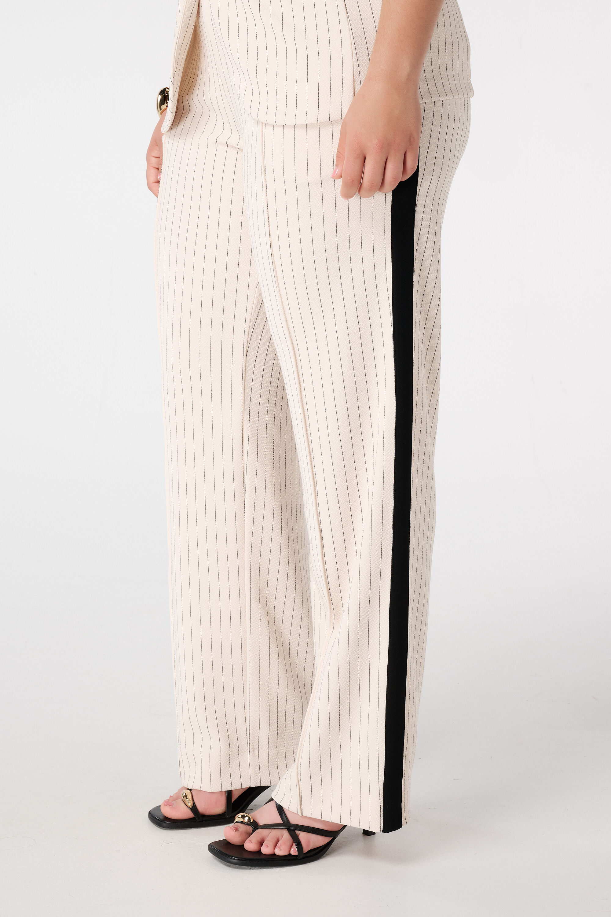 Pantal&oacute;n a rayas image number 5